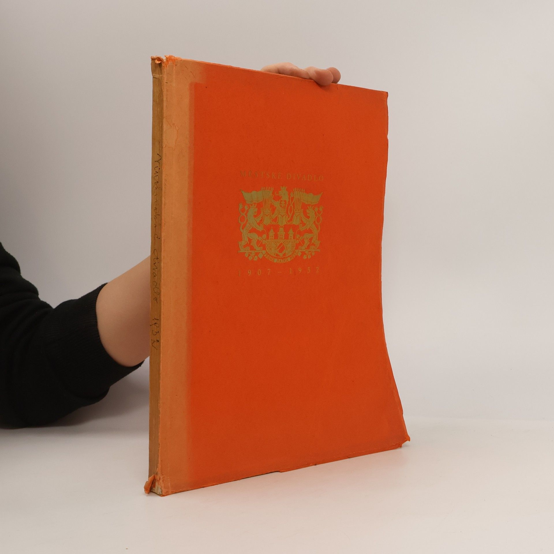 Kolektiv autorů Čtvrtstoletí Městského divadla na Královských Vinohradech 1907–1932