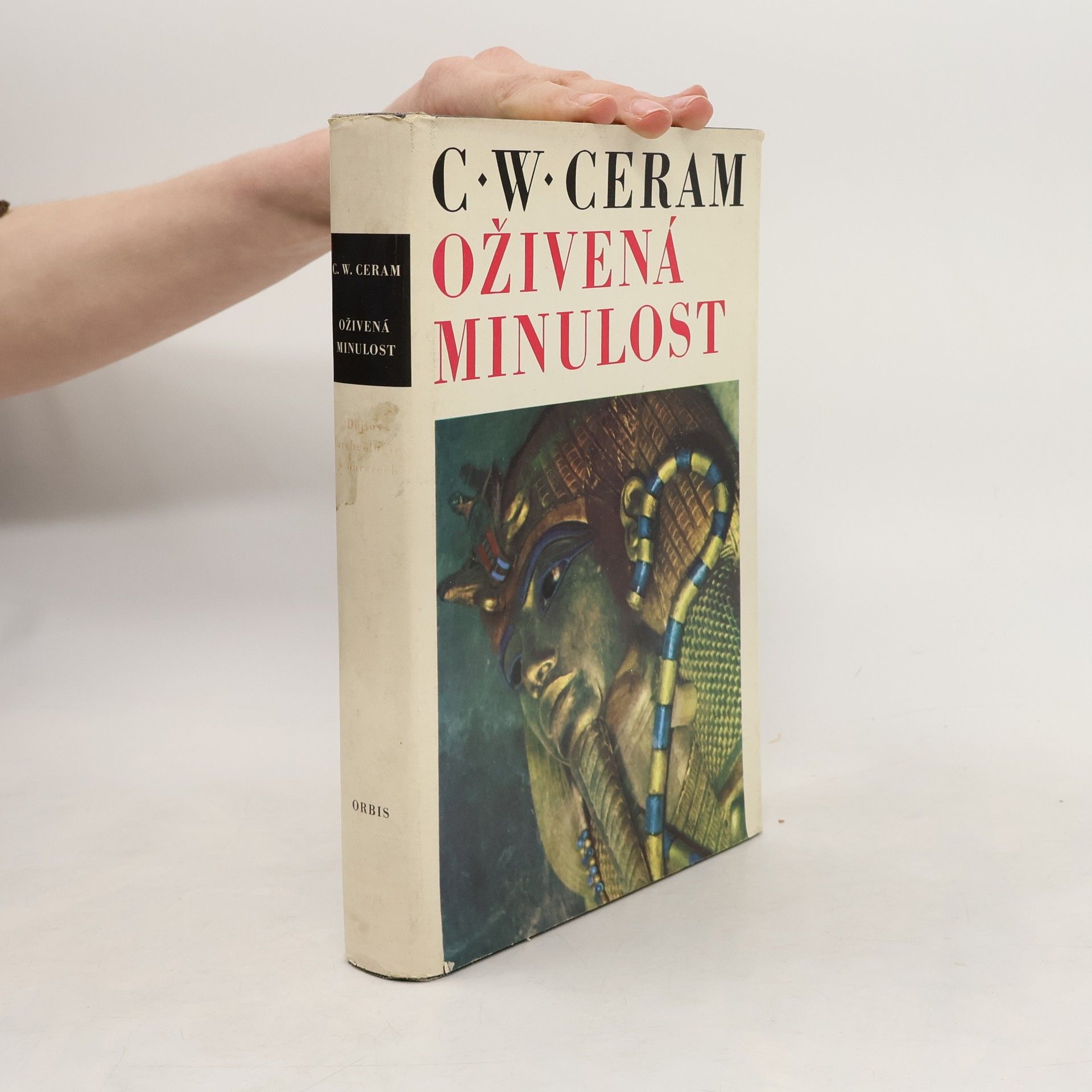 C. W. Ceram Oživená minulost