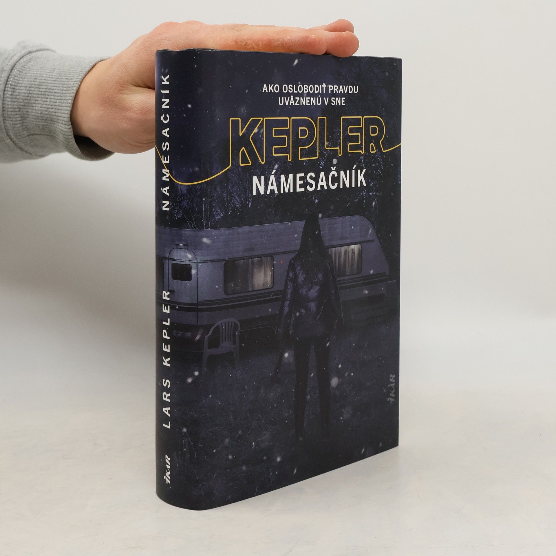 Lars Kepler Námesačník