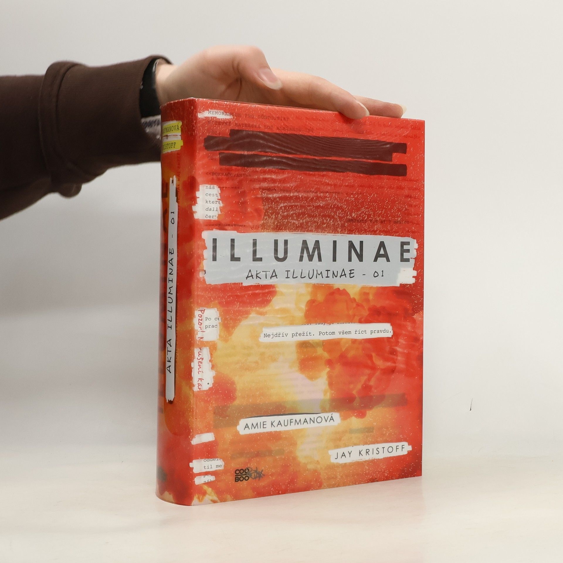 Amie Kaufman Akta illuminae 01, Illuminae