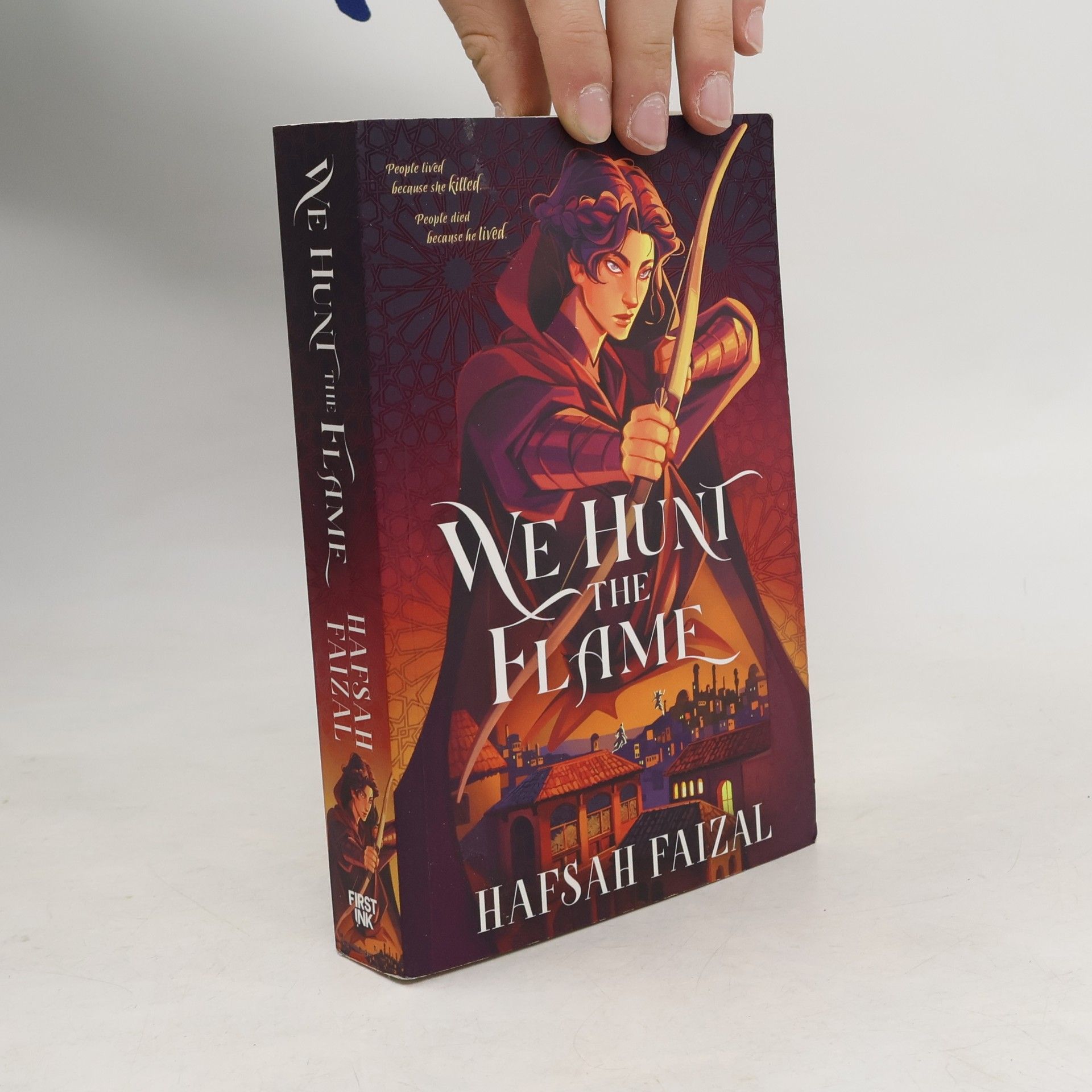 Hafsah Faizal We Hunt the Flame