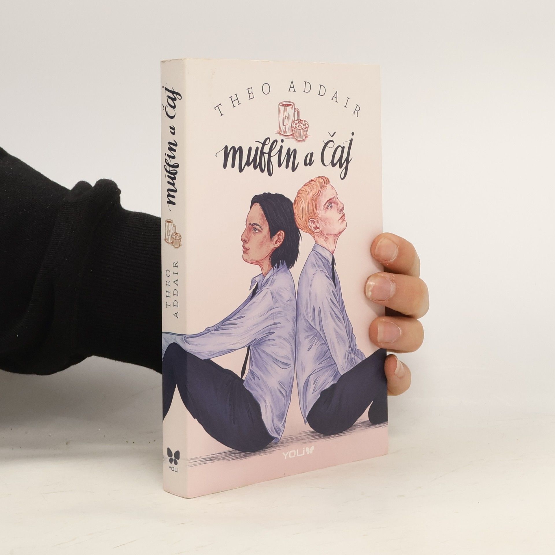 Theo Addair Muffin a čaj