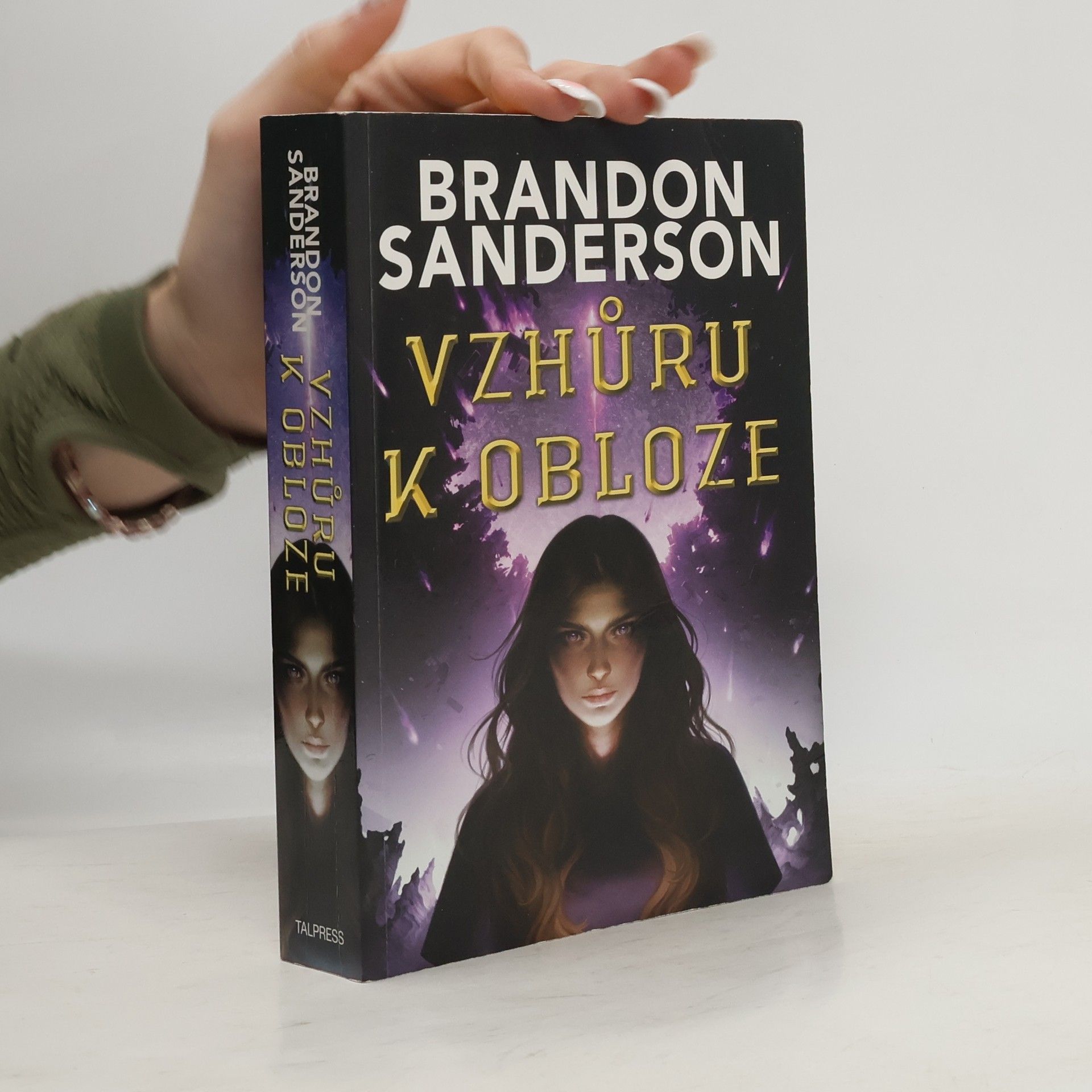 Brandon Sanderson Vzhůru k obloze