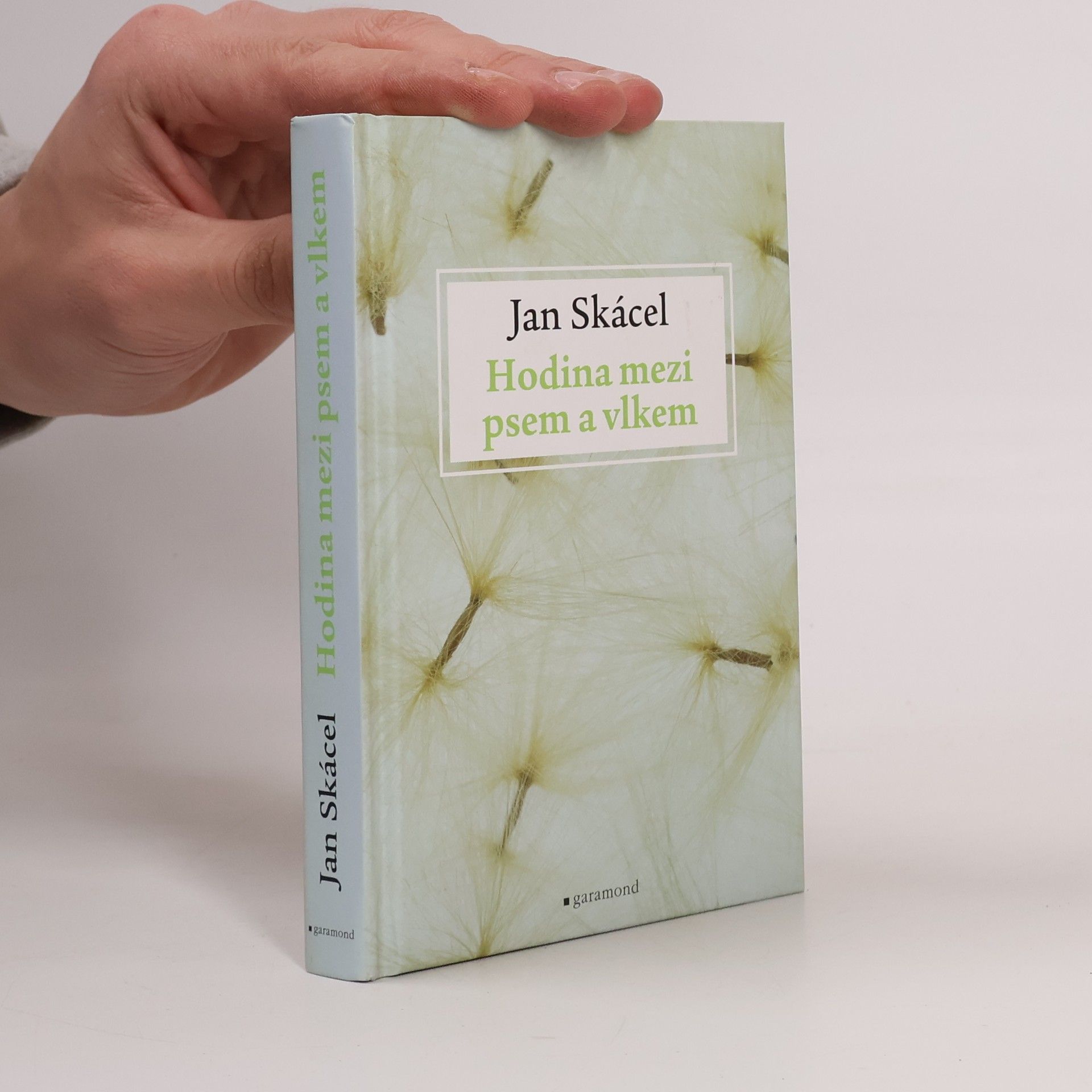 Jan Skácel Hodina mezi psem a vlkem
