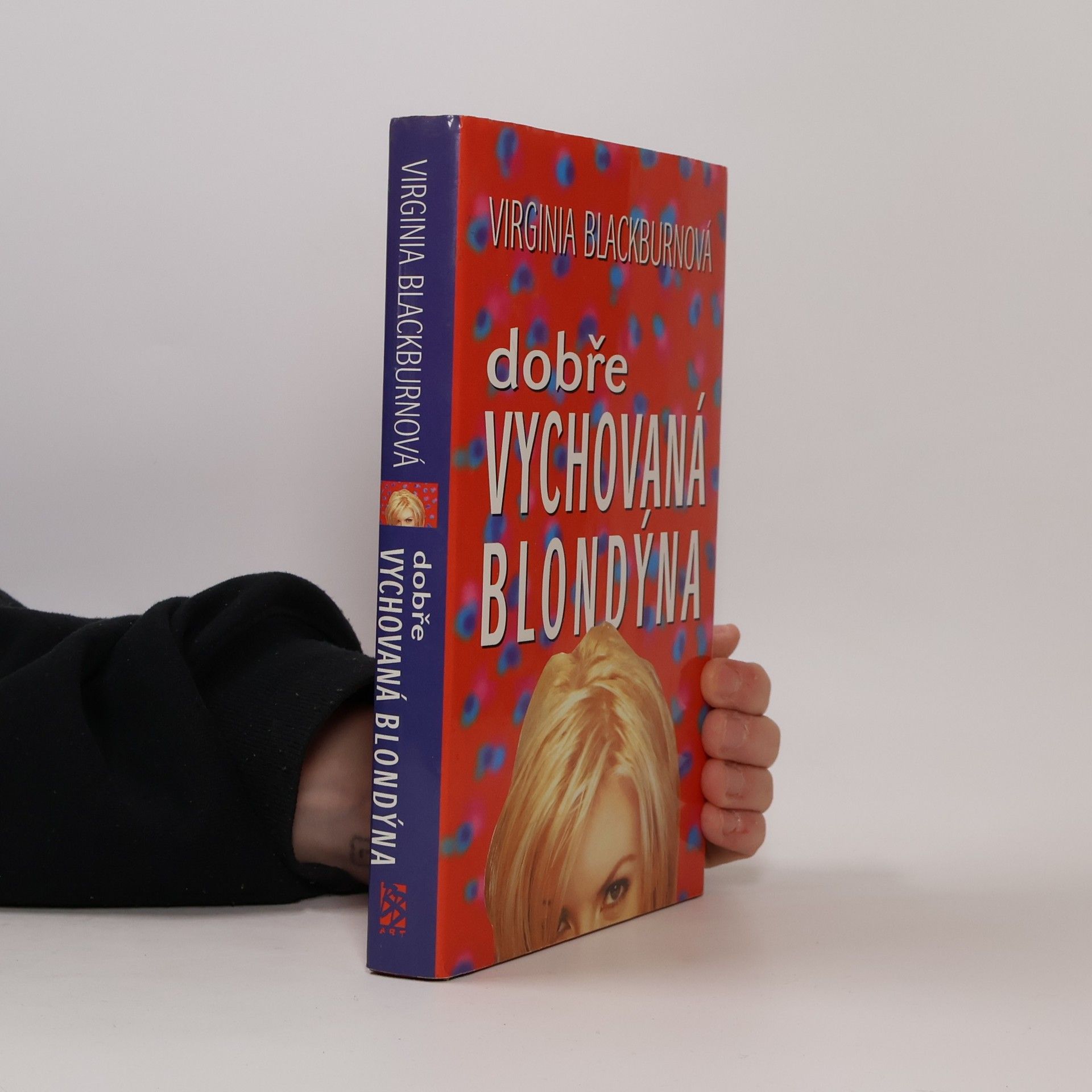 Dobře vychovaná blondýna (asi věnování překladatele)