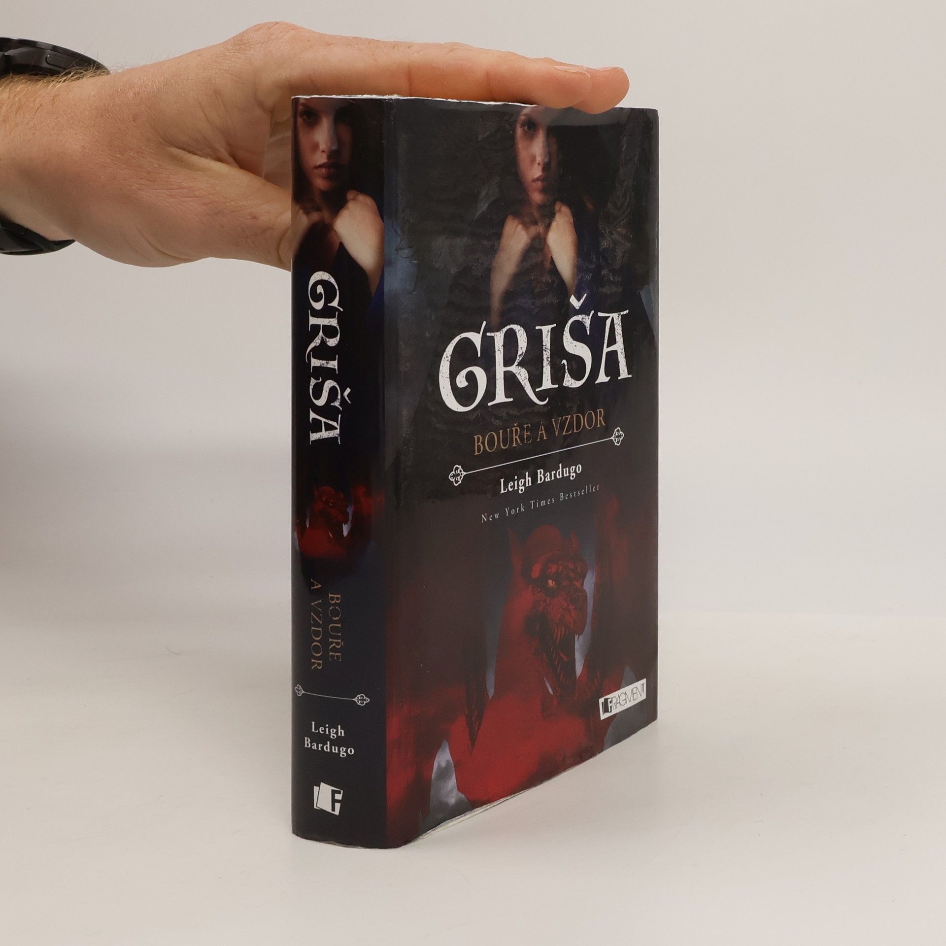 Leigh Bardugo Bouře a vzdor