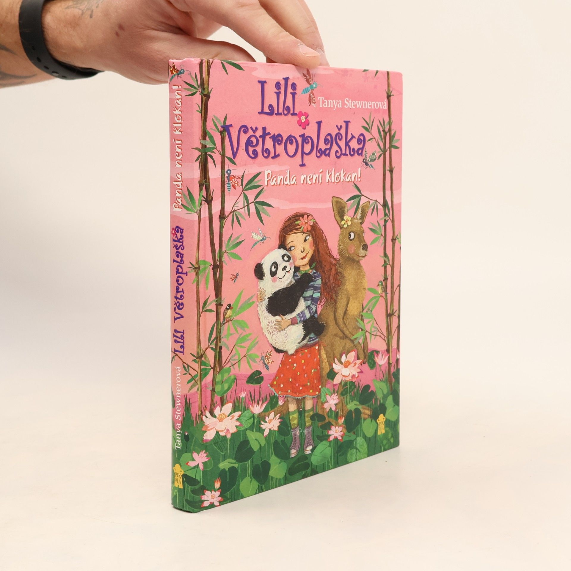 Tanya Stewner Lili Větroplaška. Panda není klokan!