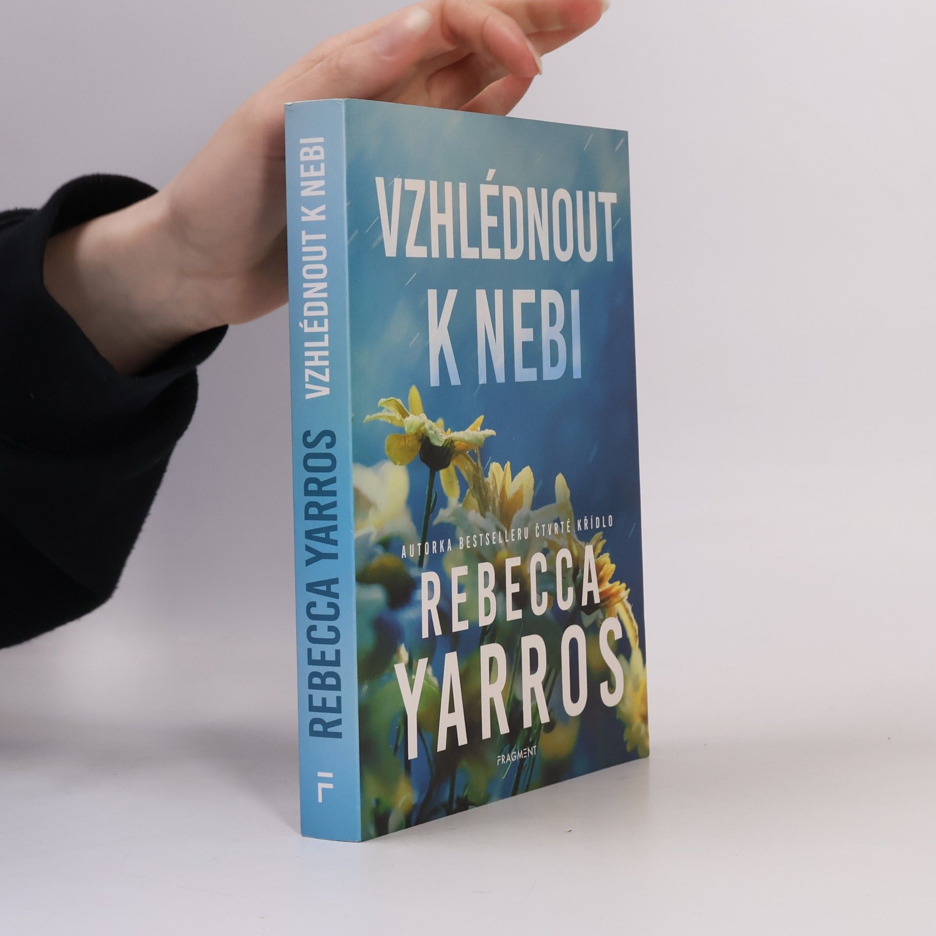 Rebecca Yarros Vzhlédnout k nebi