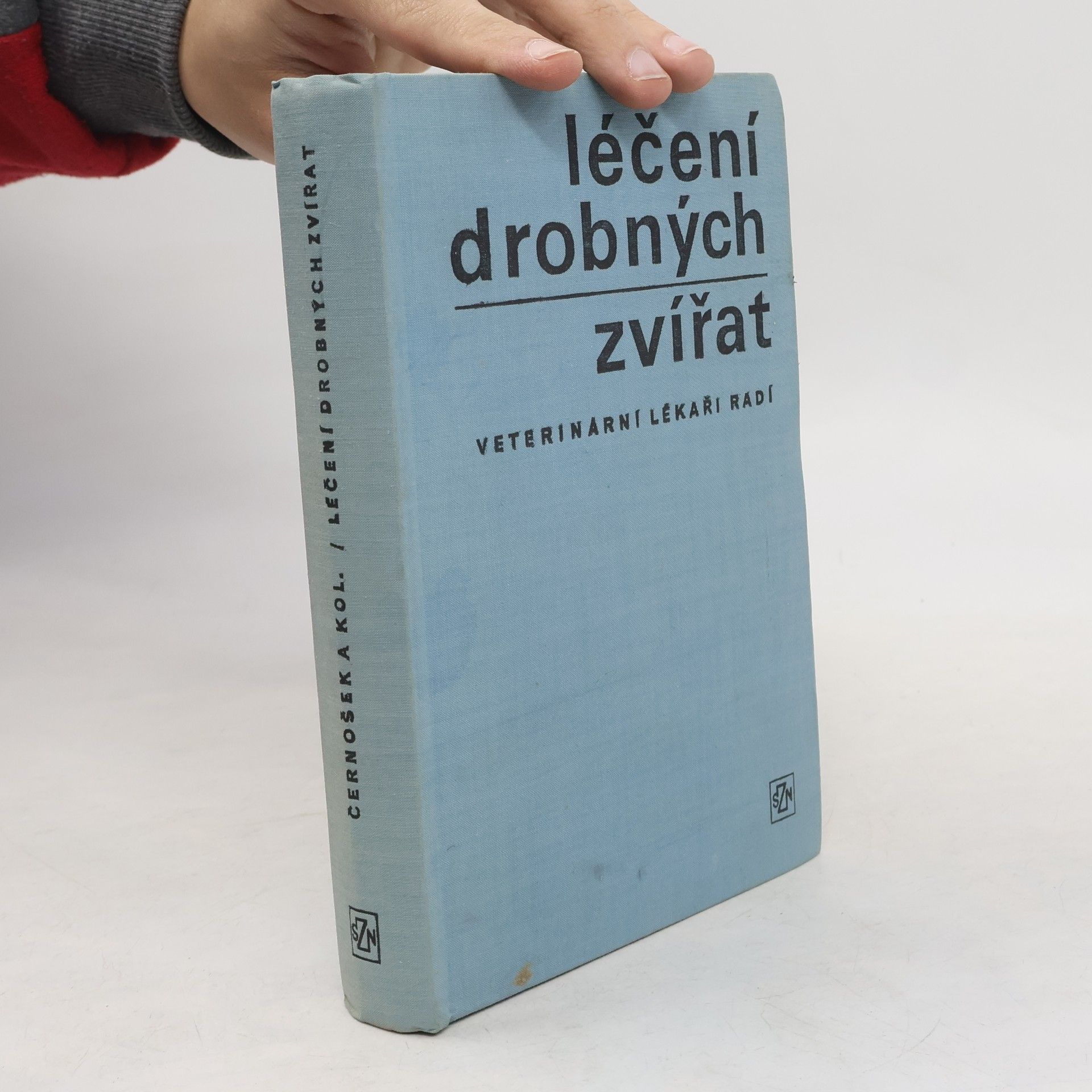 Antonín Černošek Léčení drobných zvířat. Veterinární lékaři radí