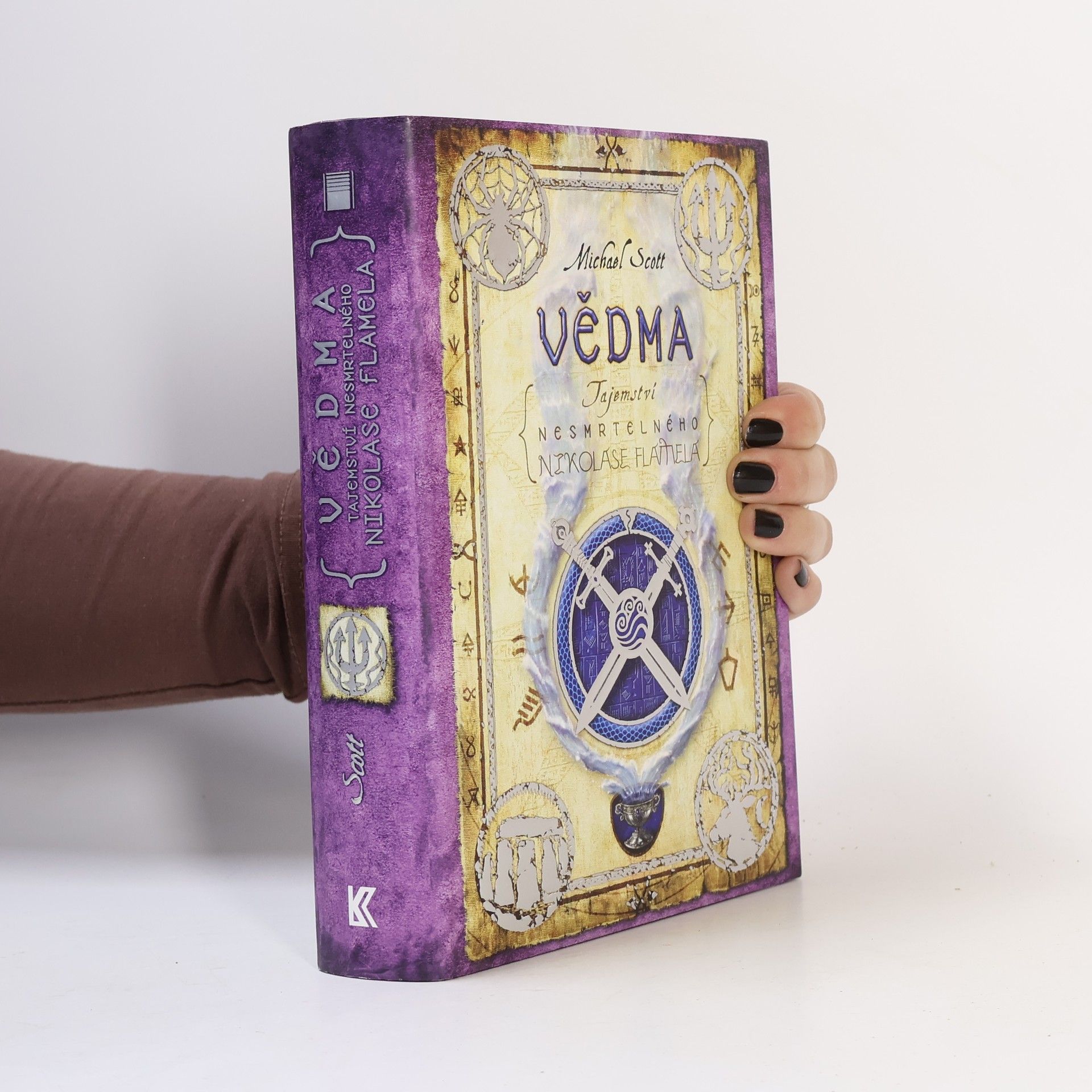 Michael Scott Tajemství nesmrtelného Nikolase Flamela. Vědma