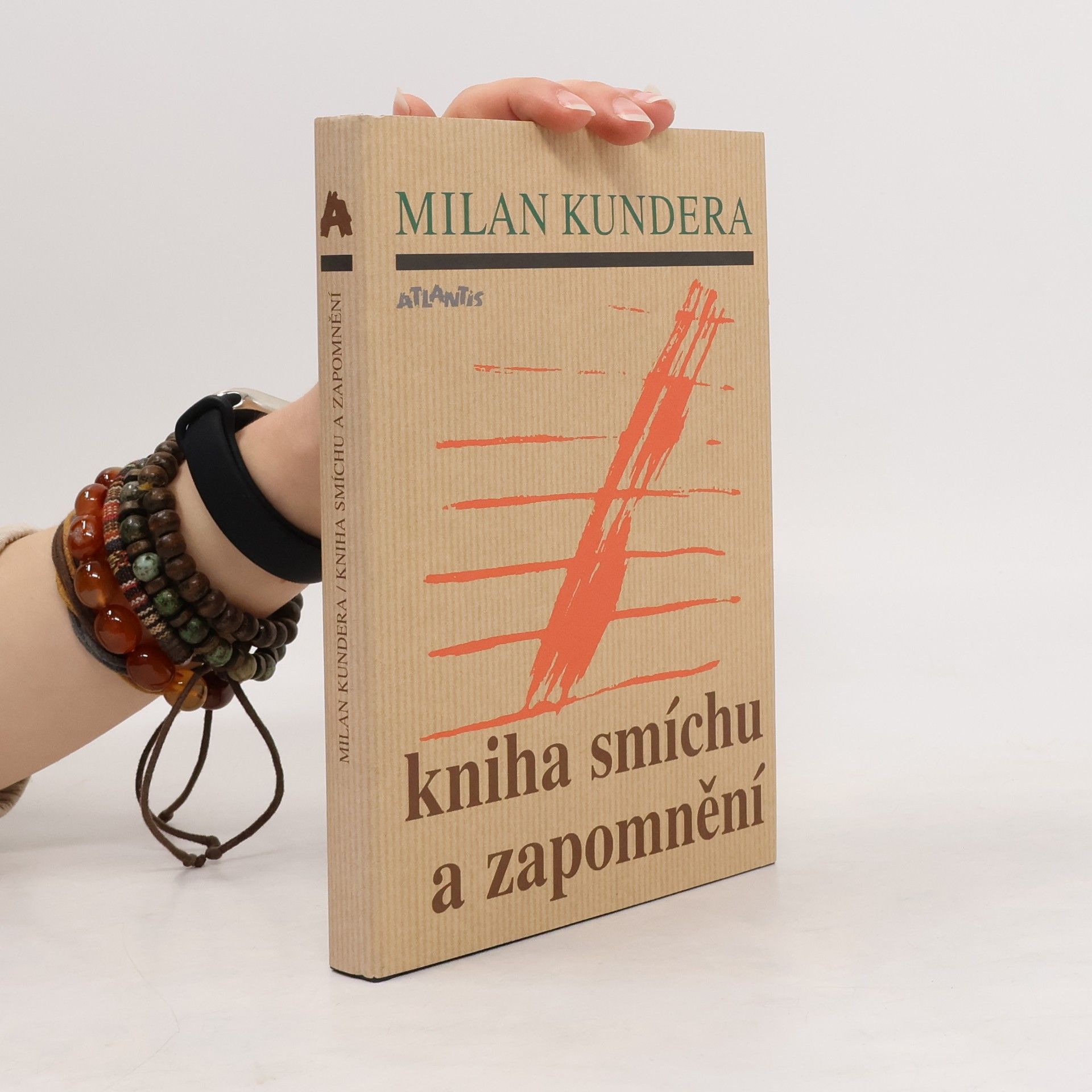 Kniha smíchu a zapomnění