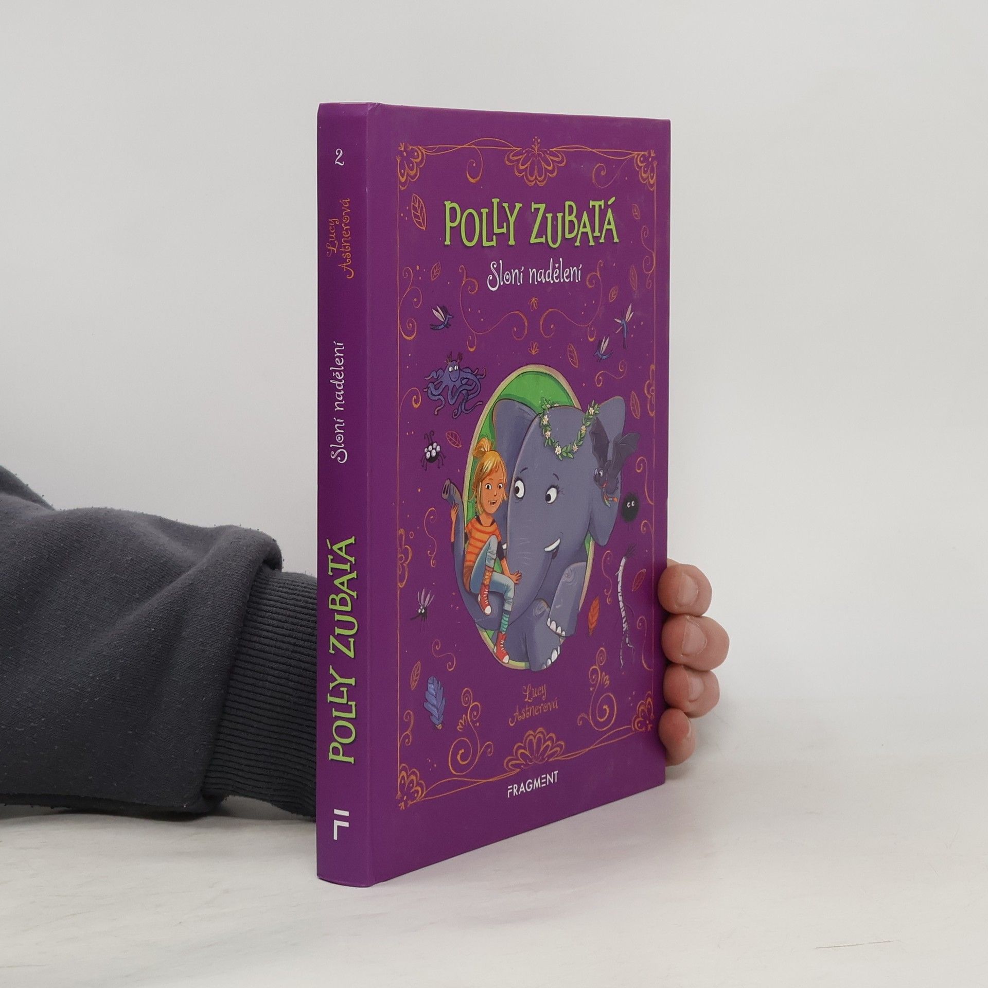 Lucy Astner Polly Zubatá: Sloní nadělení