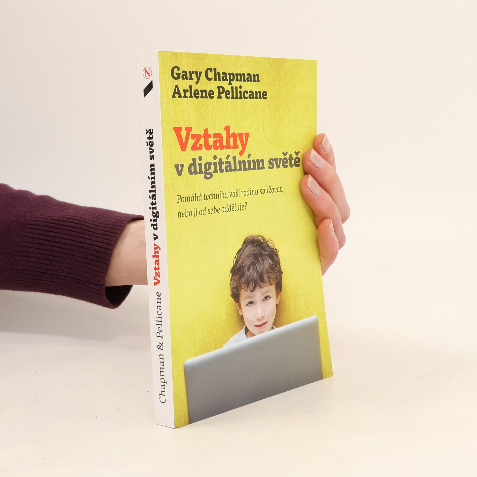 Arlene Pellicane Vztahy v digitálním světě