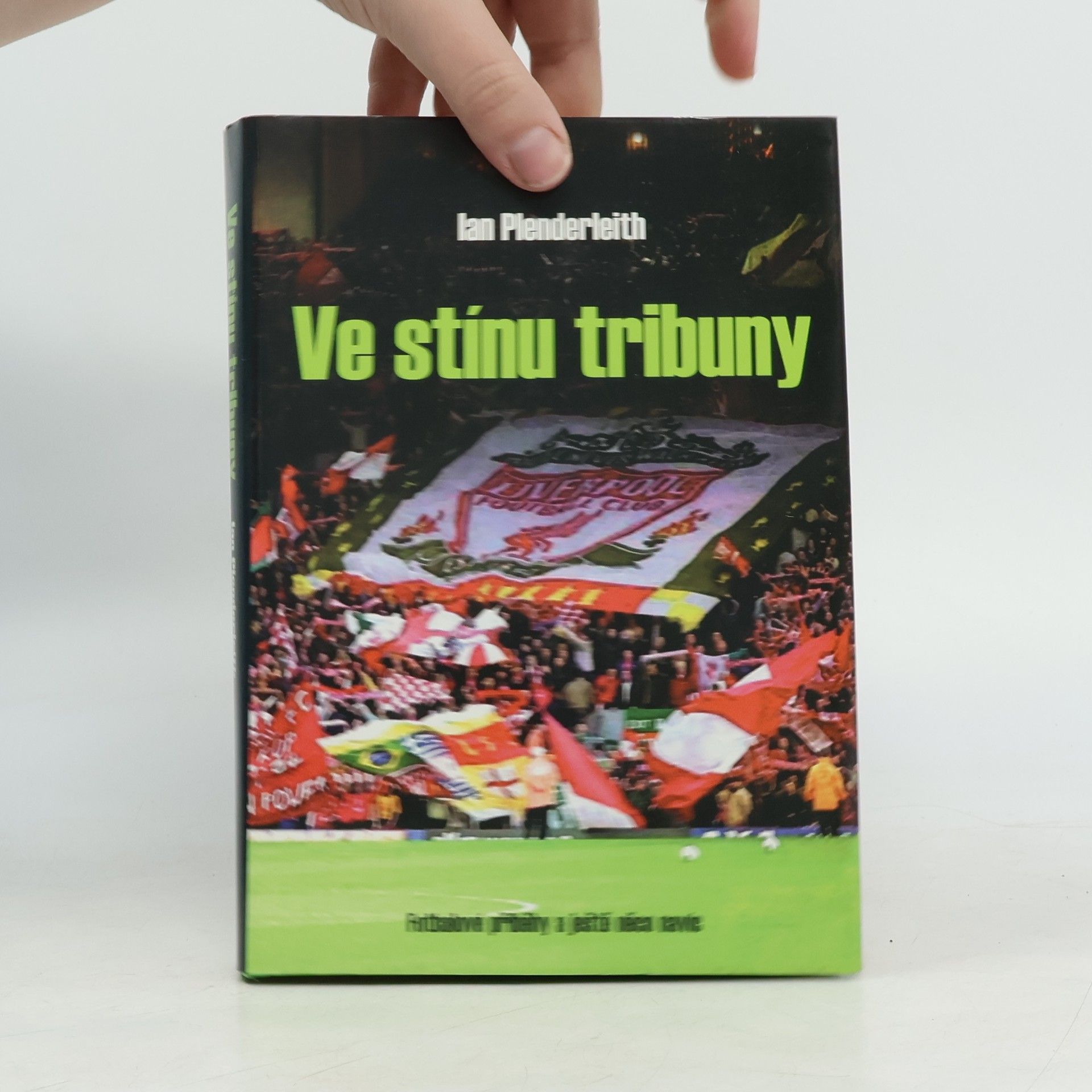 Ian Plenderleith Ve stínu tribuny