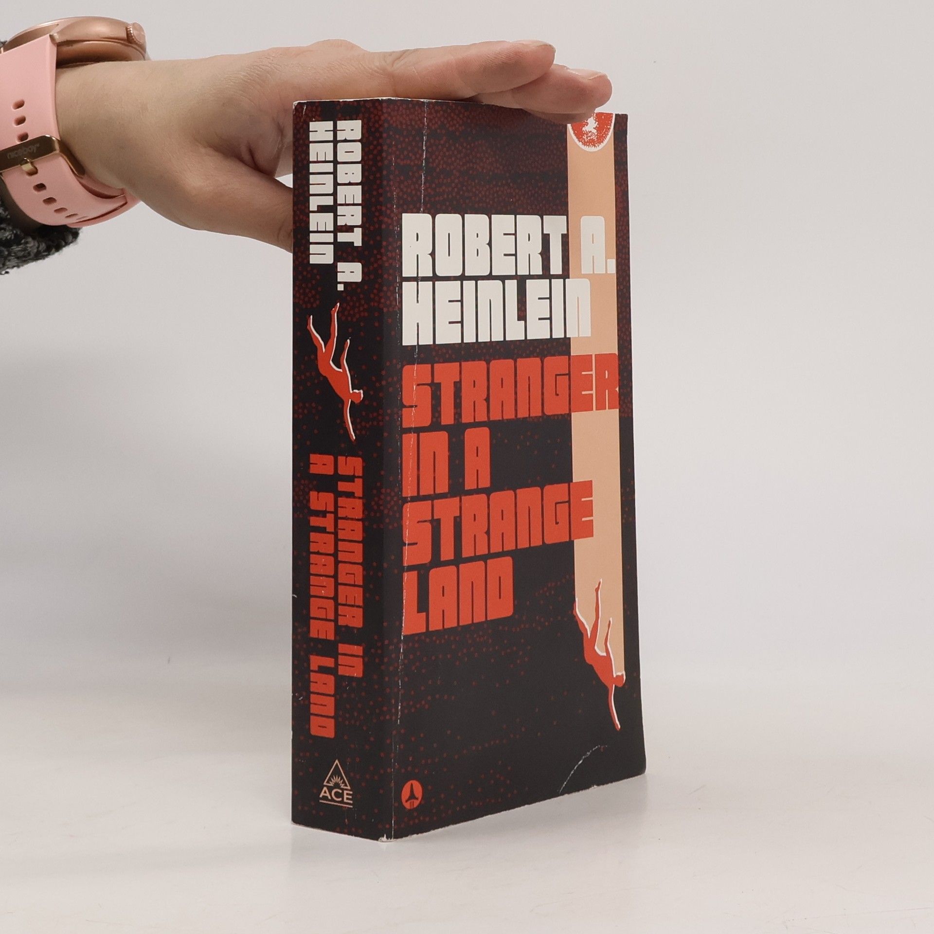 Robert A. Heinlein Stranger in a Strange Land