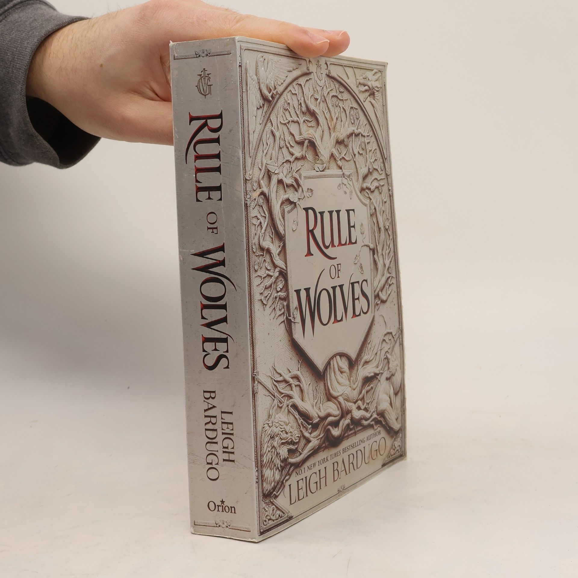 Leigh Bardugo Rule of wolves