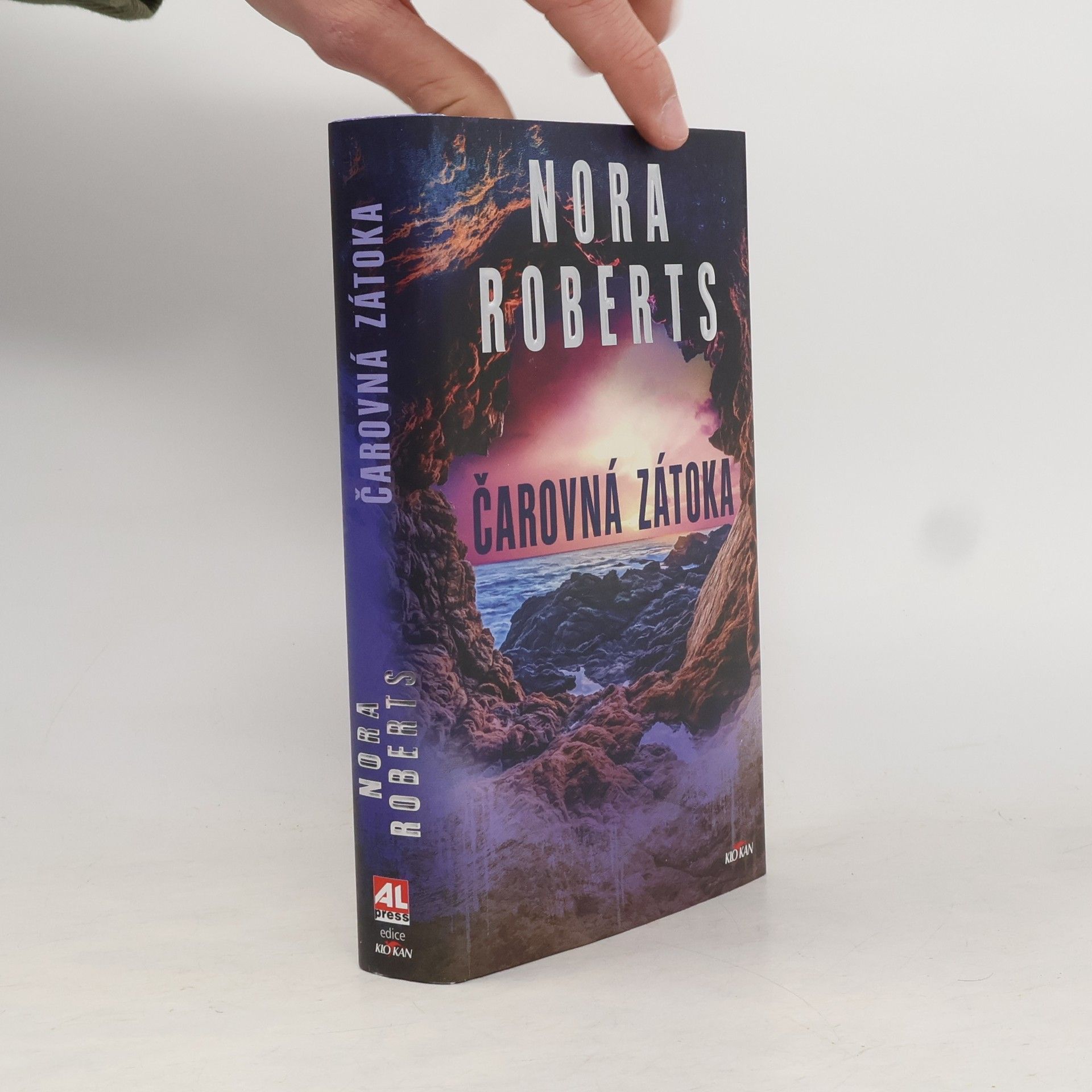 Nora Roberts Čarovná zátoka