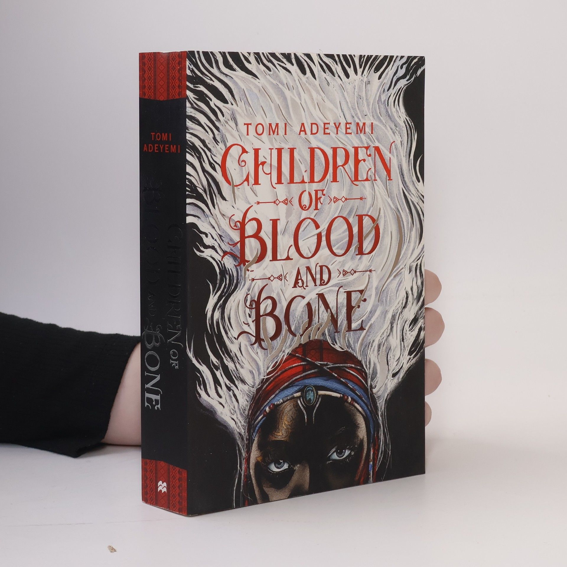 Tomi Adeyemi Children of blood and bone