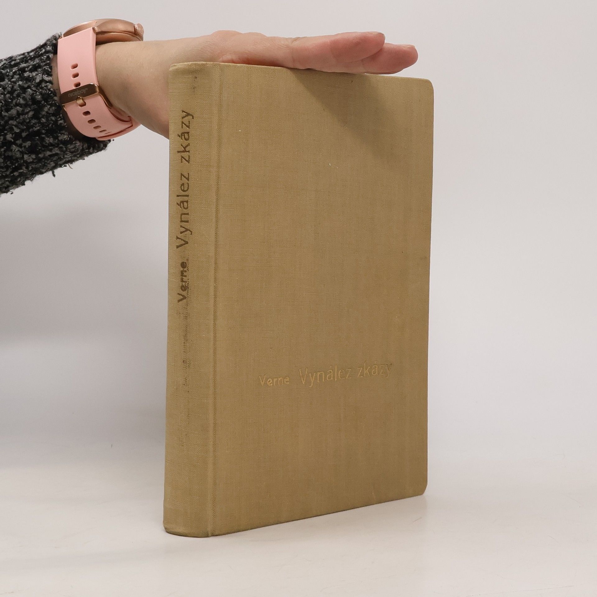 Jules Verne Vynález zkázy. Bílý tesák