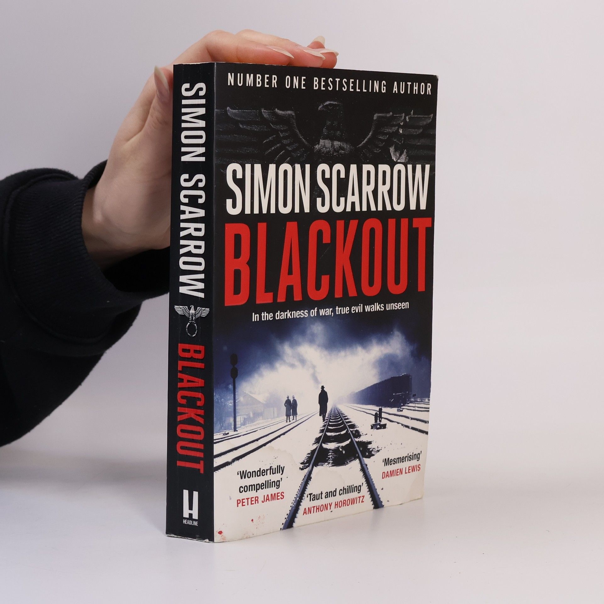 Simon Scarrow Blackout
