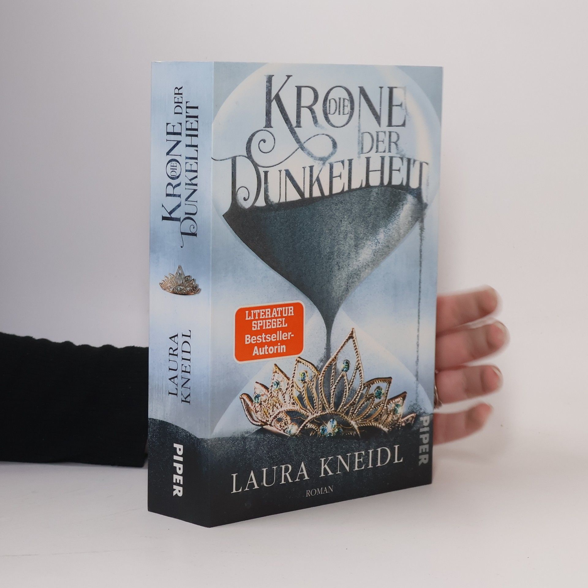 Laura Kneidl Die Krone der Dunkelheit