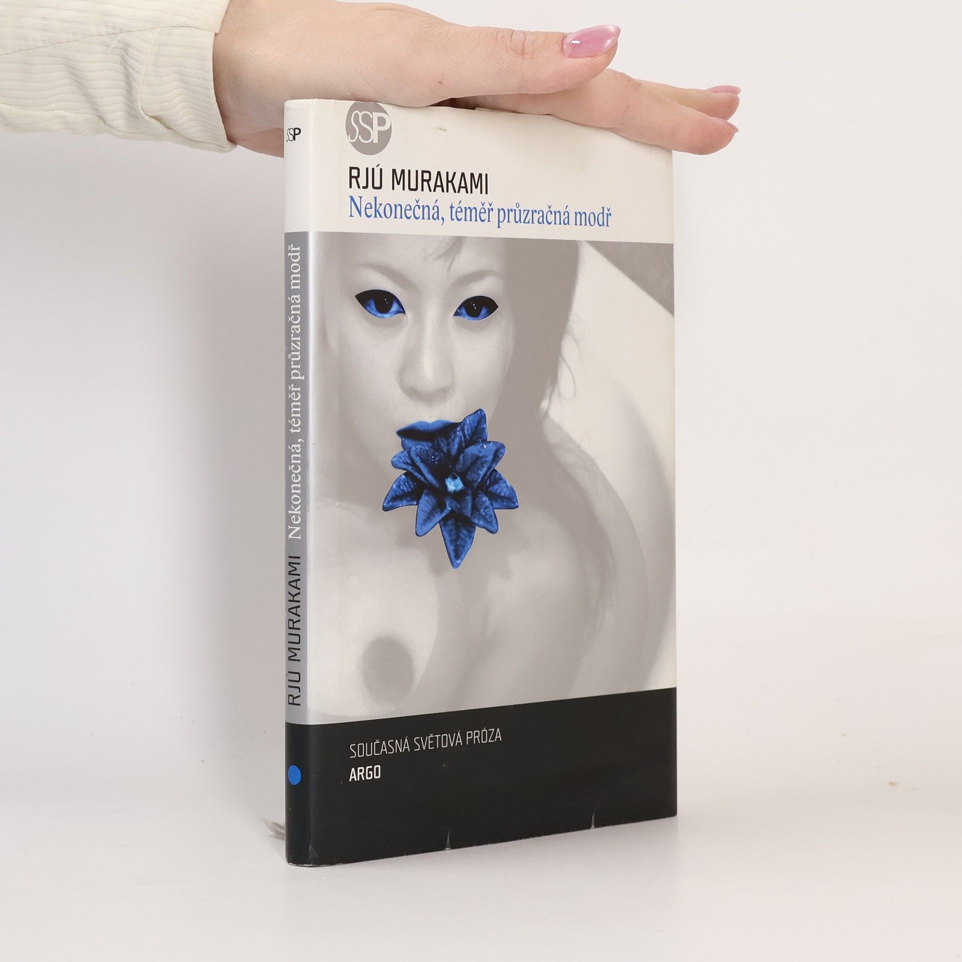 Ryū Murakami Nekonečná, téměř průzračná modř