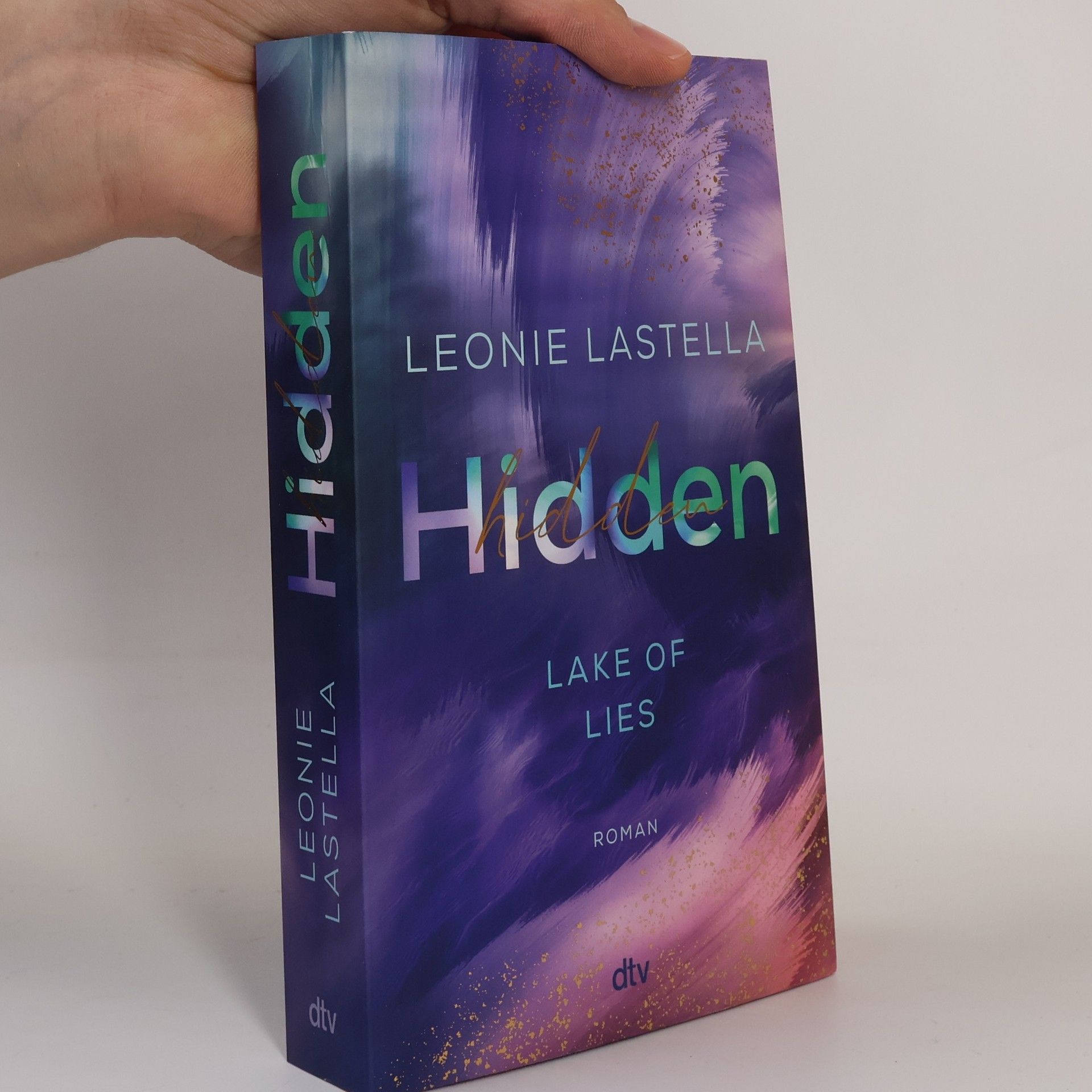 Leonie Lastella Hidden / Lake of Lies Bd.1