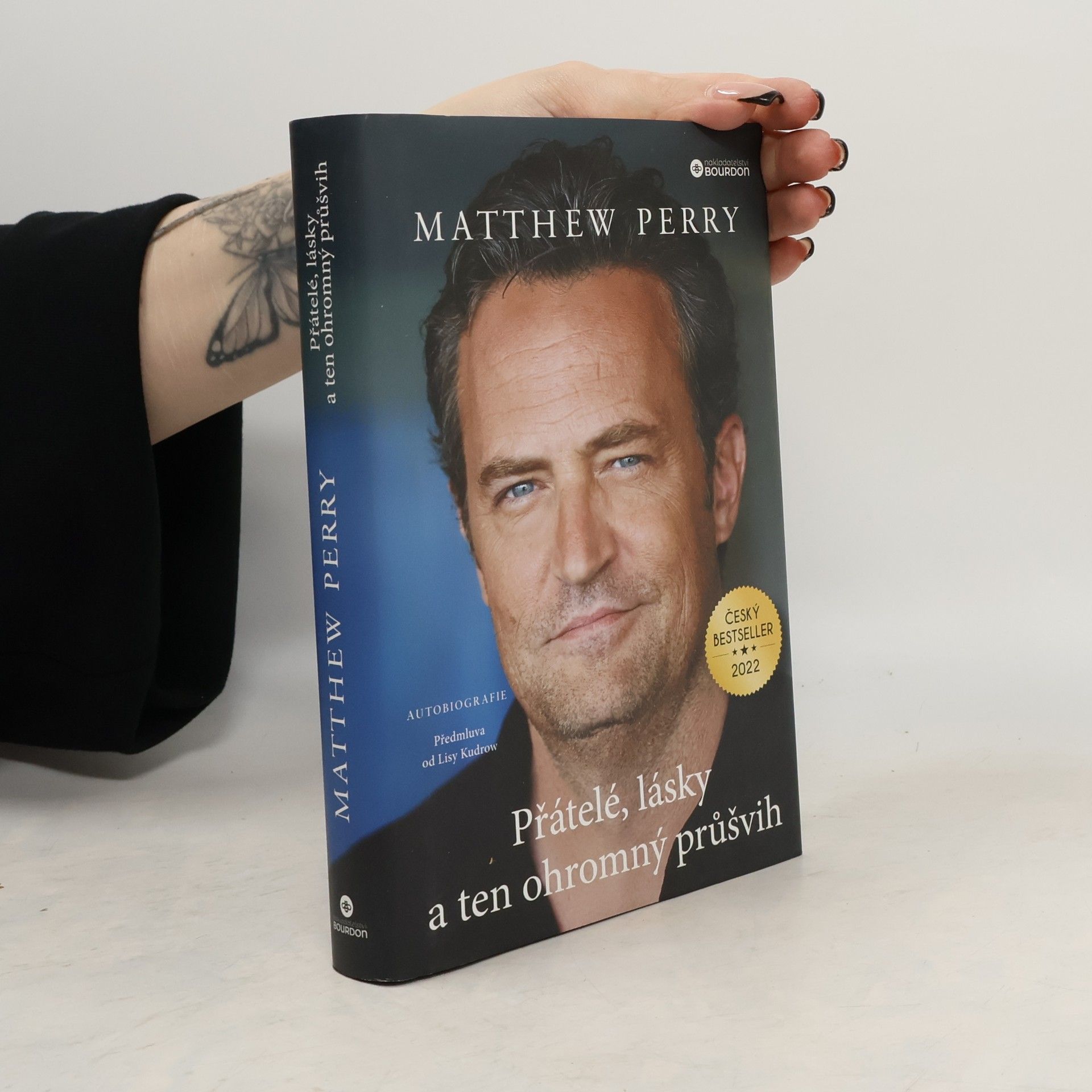 Matthew Perry Přátelé, lásky a ten ohromný průšvih