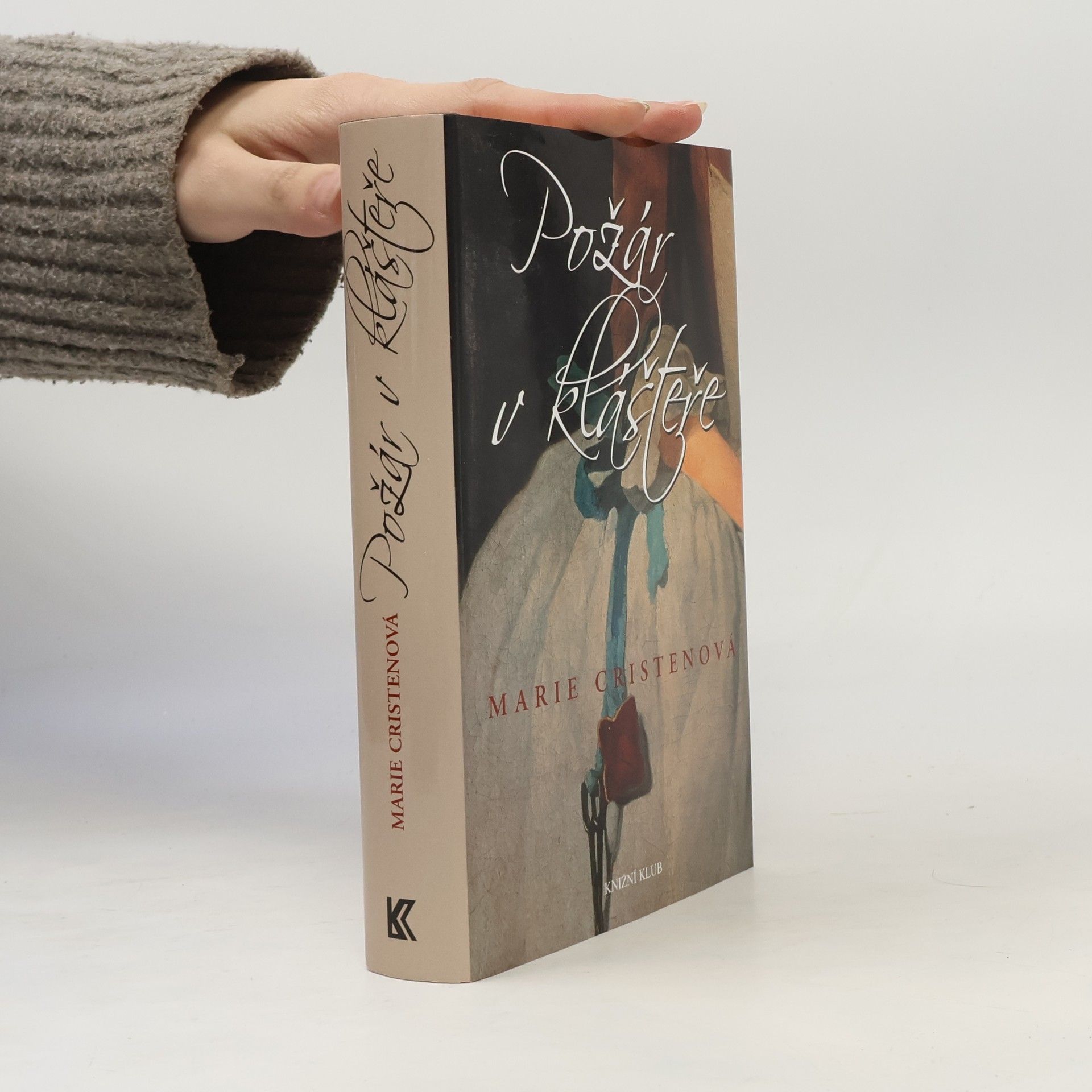 Marie Cristen Požár v klášteře