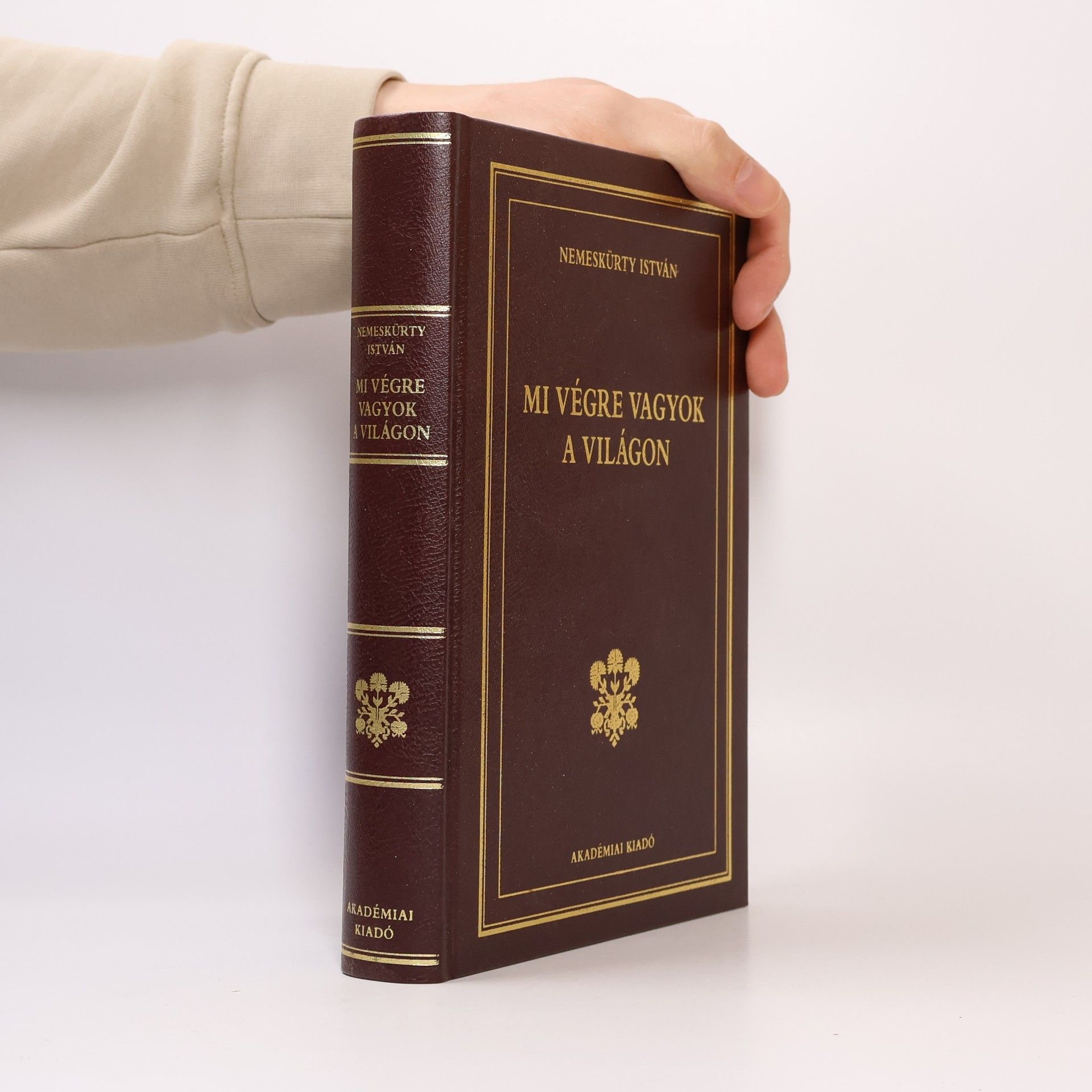 Mi végre vagyok a világon