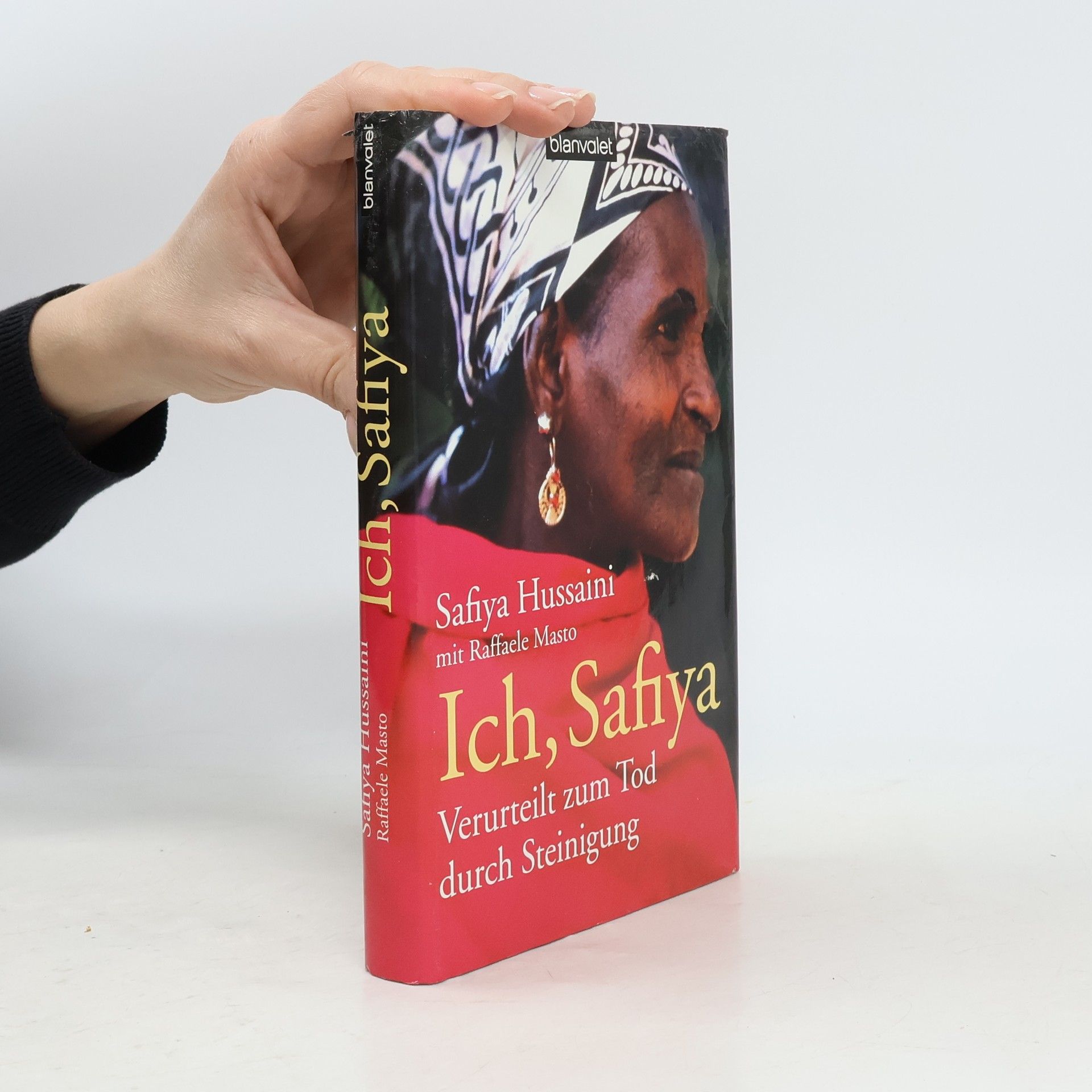 Safiya Hussaini Ich, Safiya