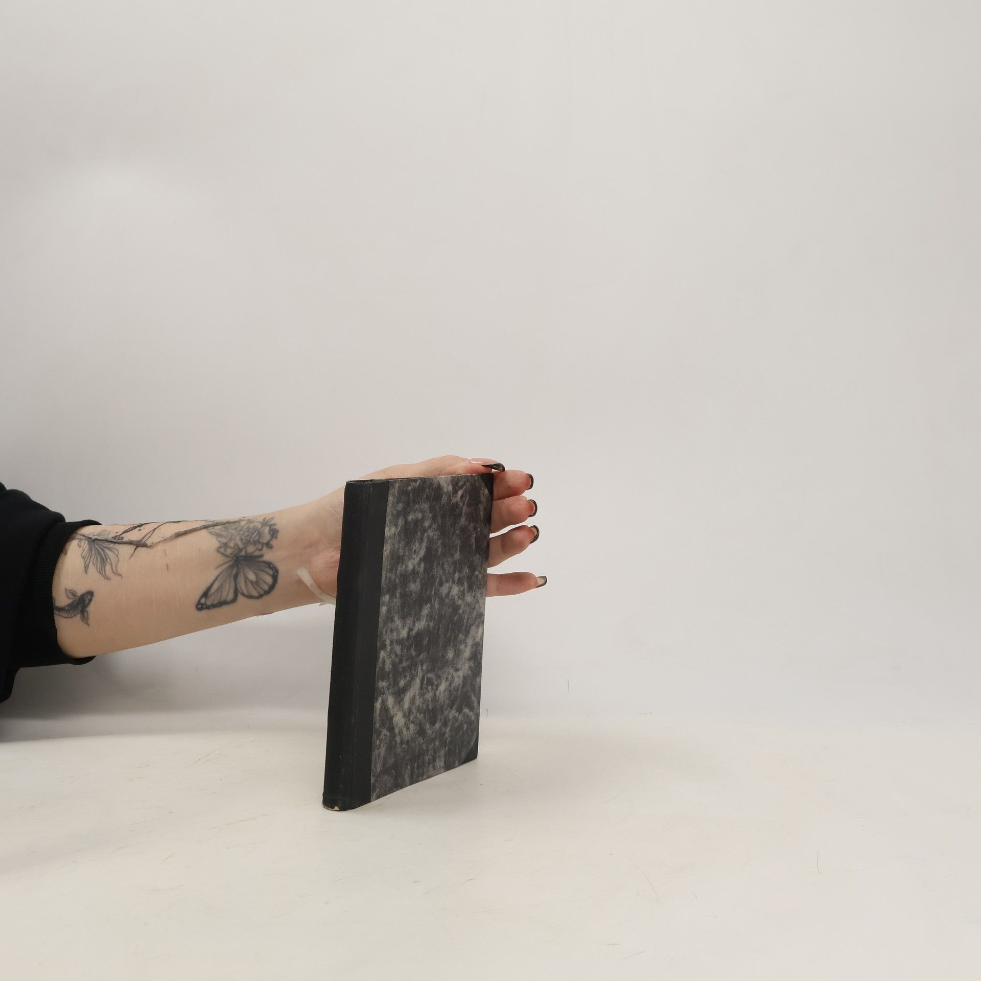 František Jiří Košťál Ve spárech dravcových