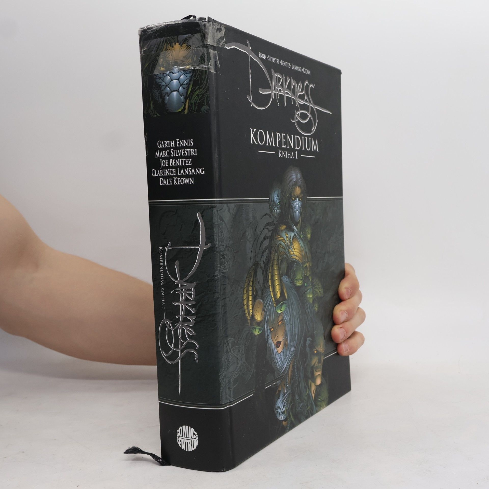 Clarence Lansang Darkness Kompendium: Kniha 1