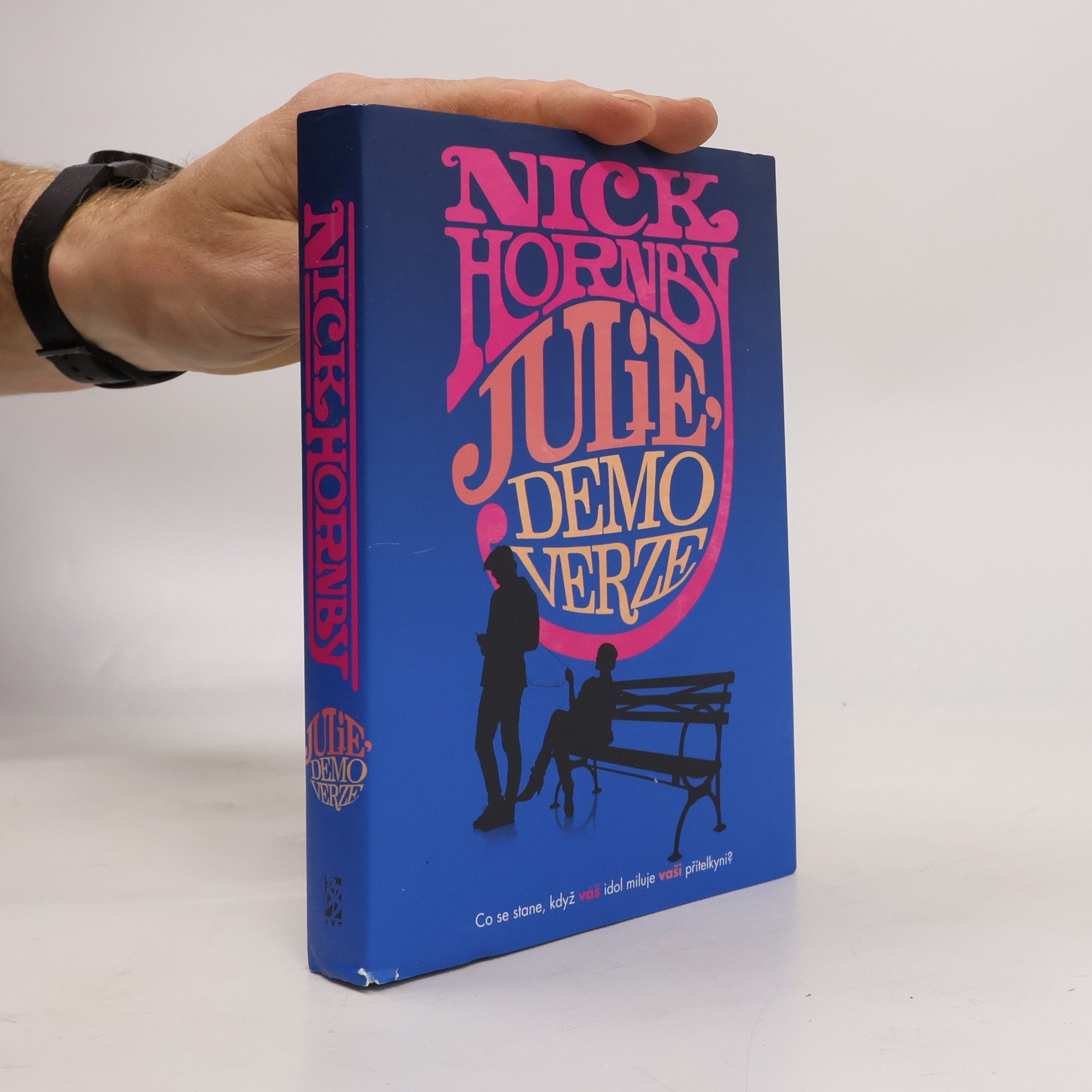 Nick Hornby Julie, demoverze