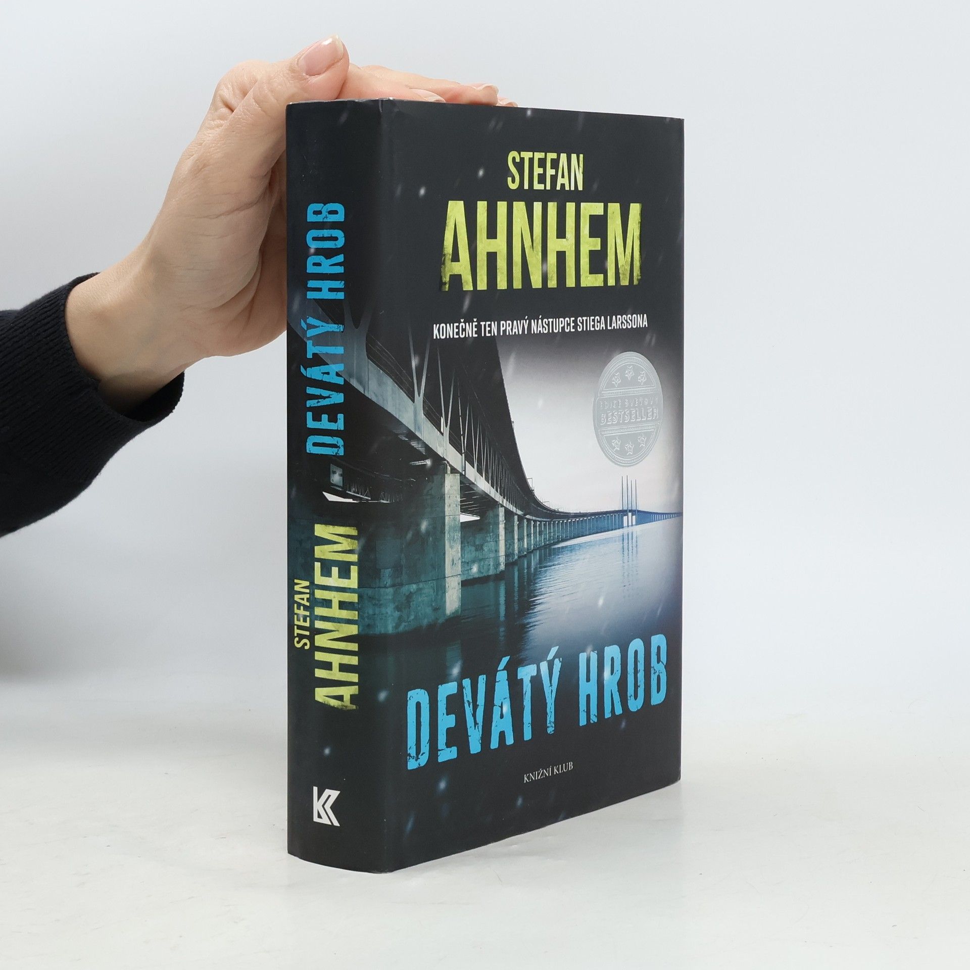 Stefan Ahnhem Devátý hrob