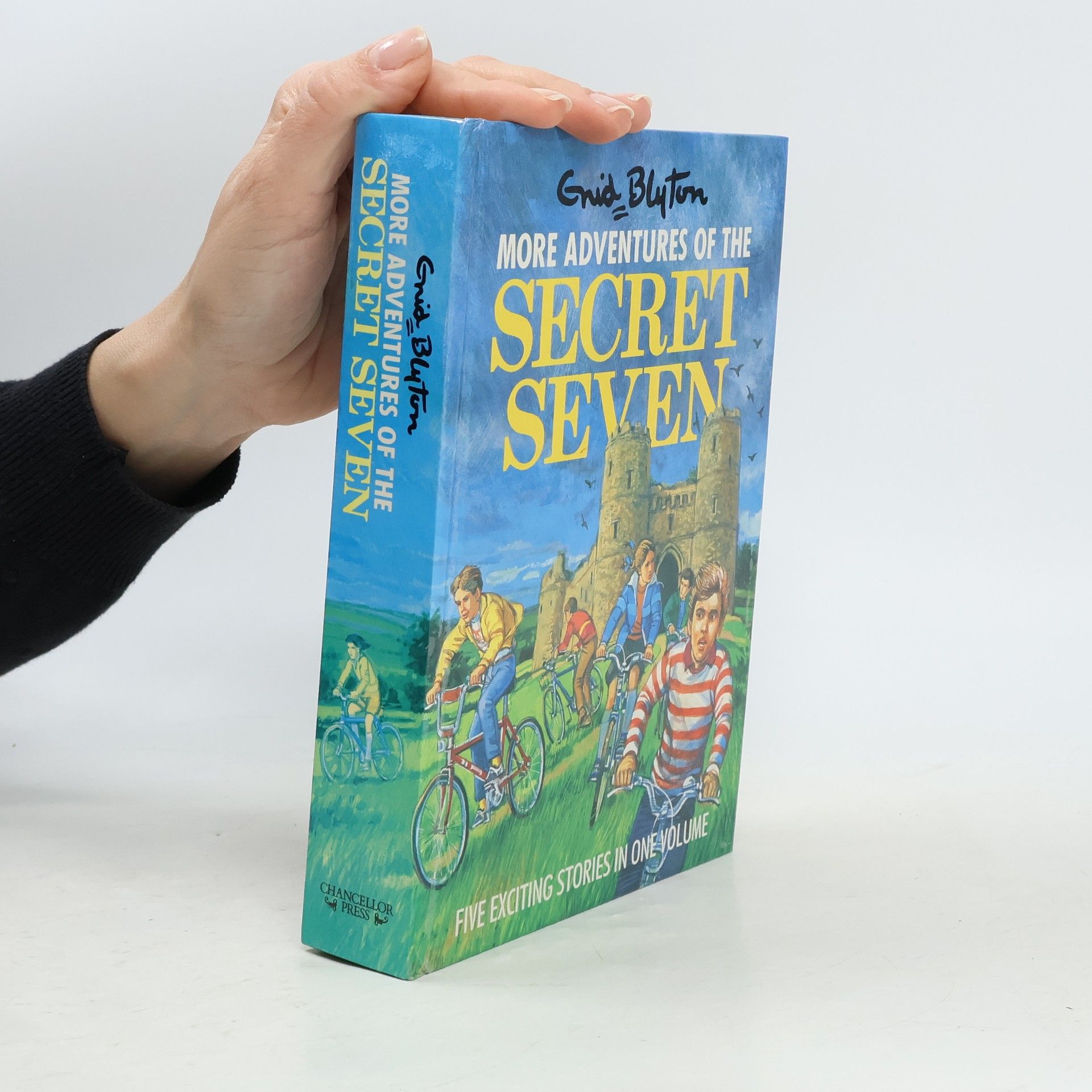 Enid Blyton More Adventures of The Secret Seven. Five exciting stories in one volume