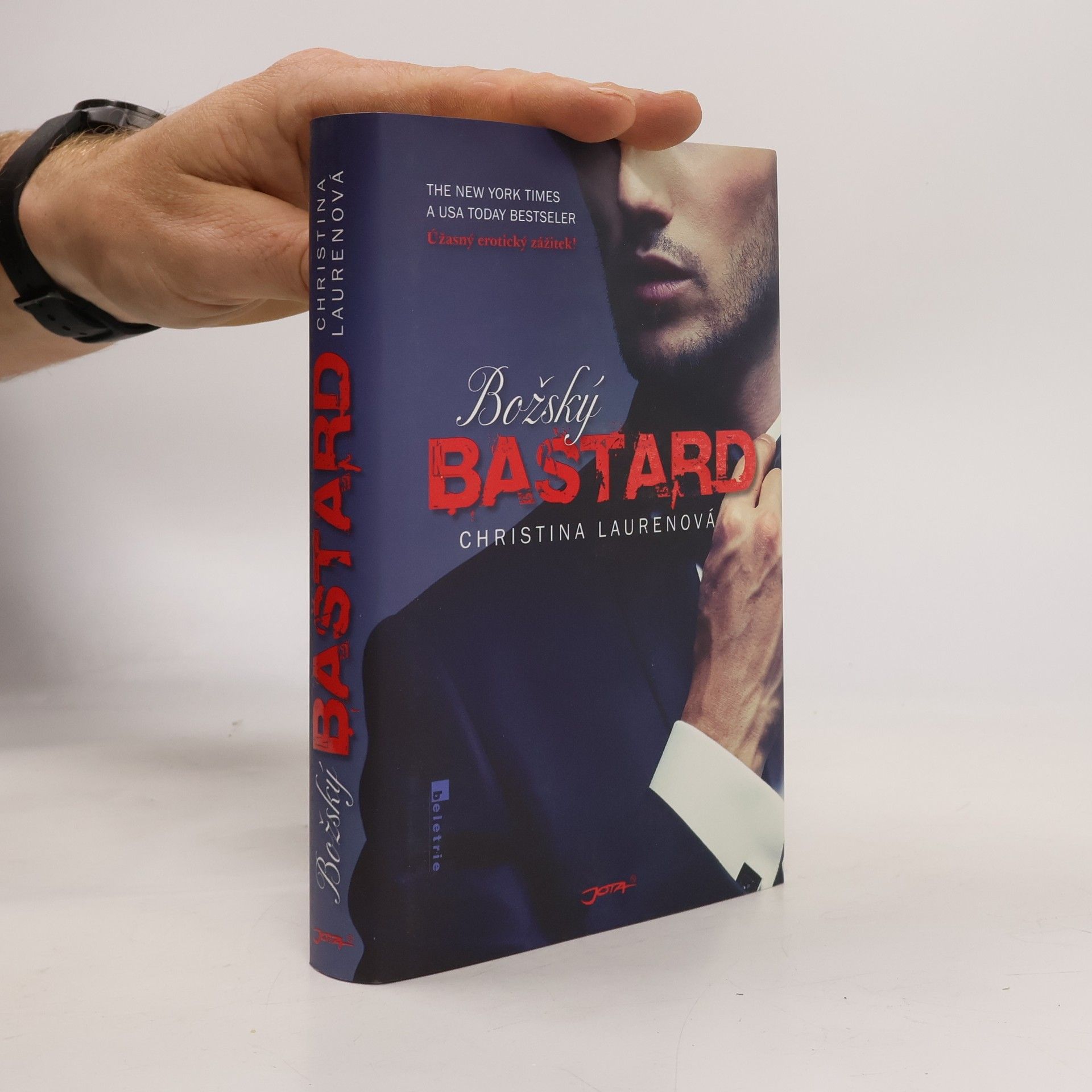 Christina Lauren Božský bastard