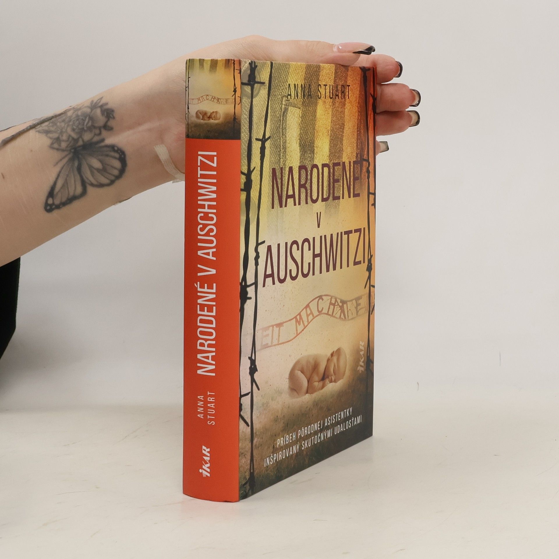 Anna Stuart Narodené v Auschwitzi