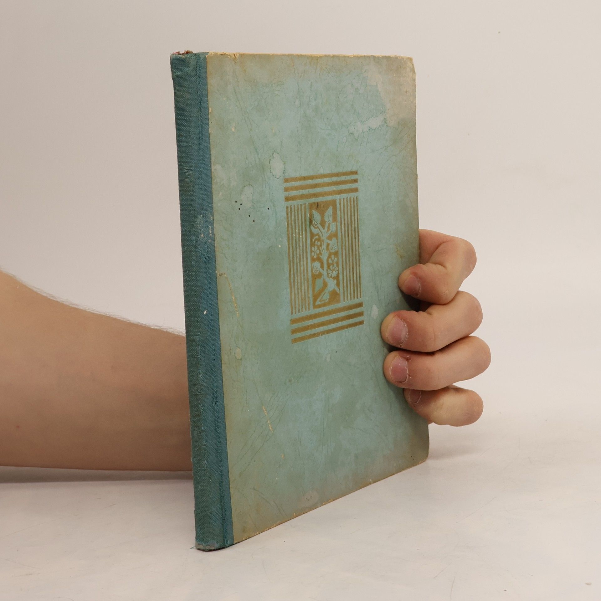 Na červeném dvoře