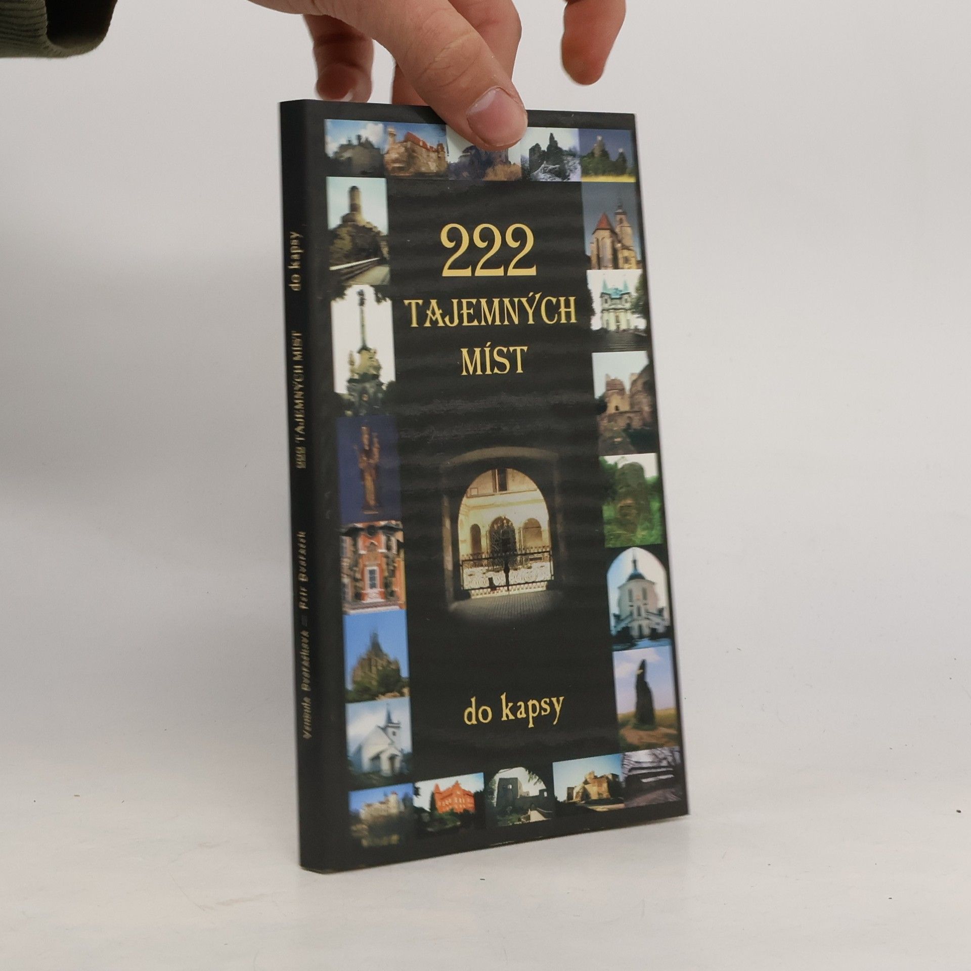222 tajemných míst do kapsy