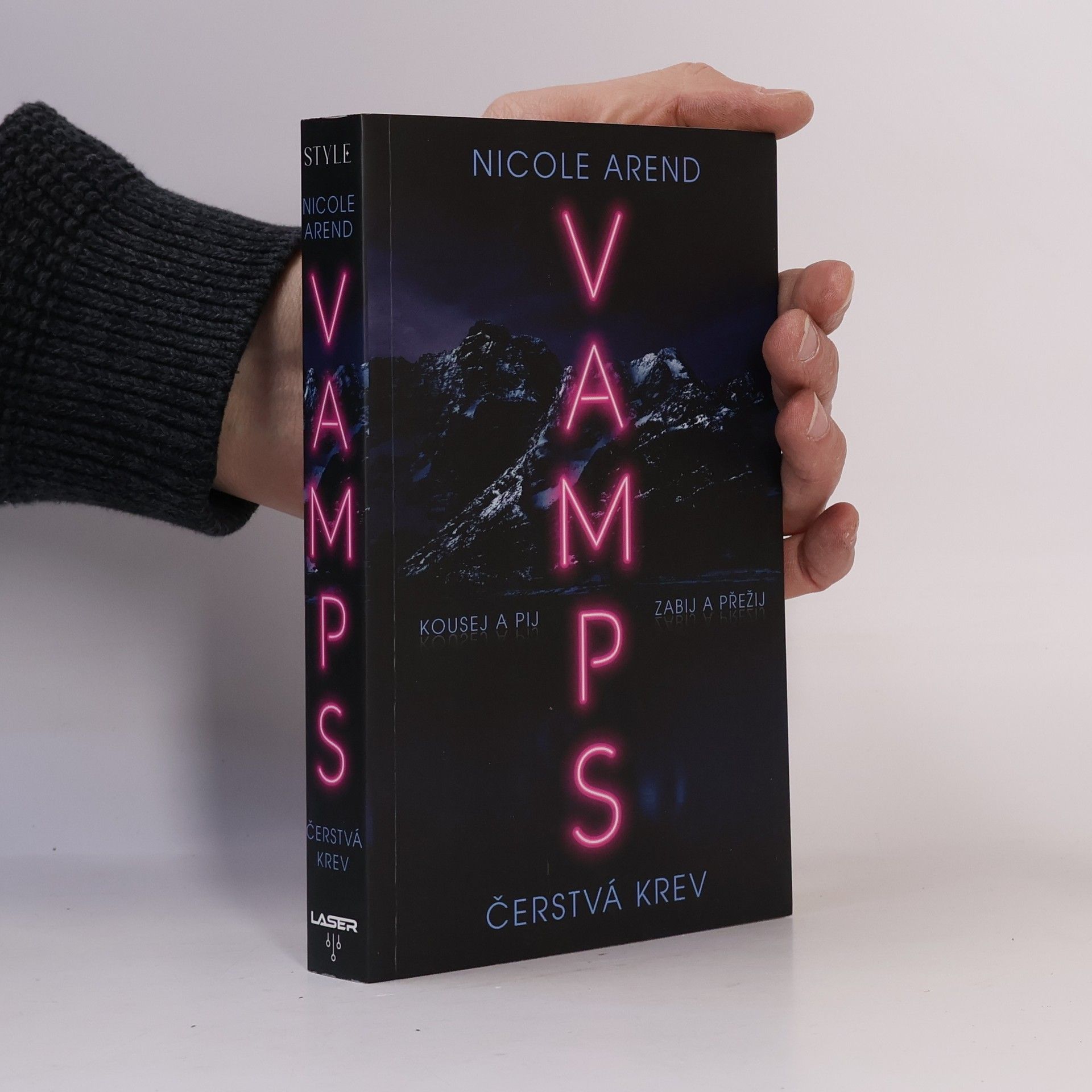 Nicole Arend VAMPS. Čerstvá krev