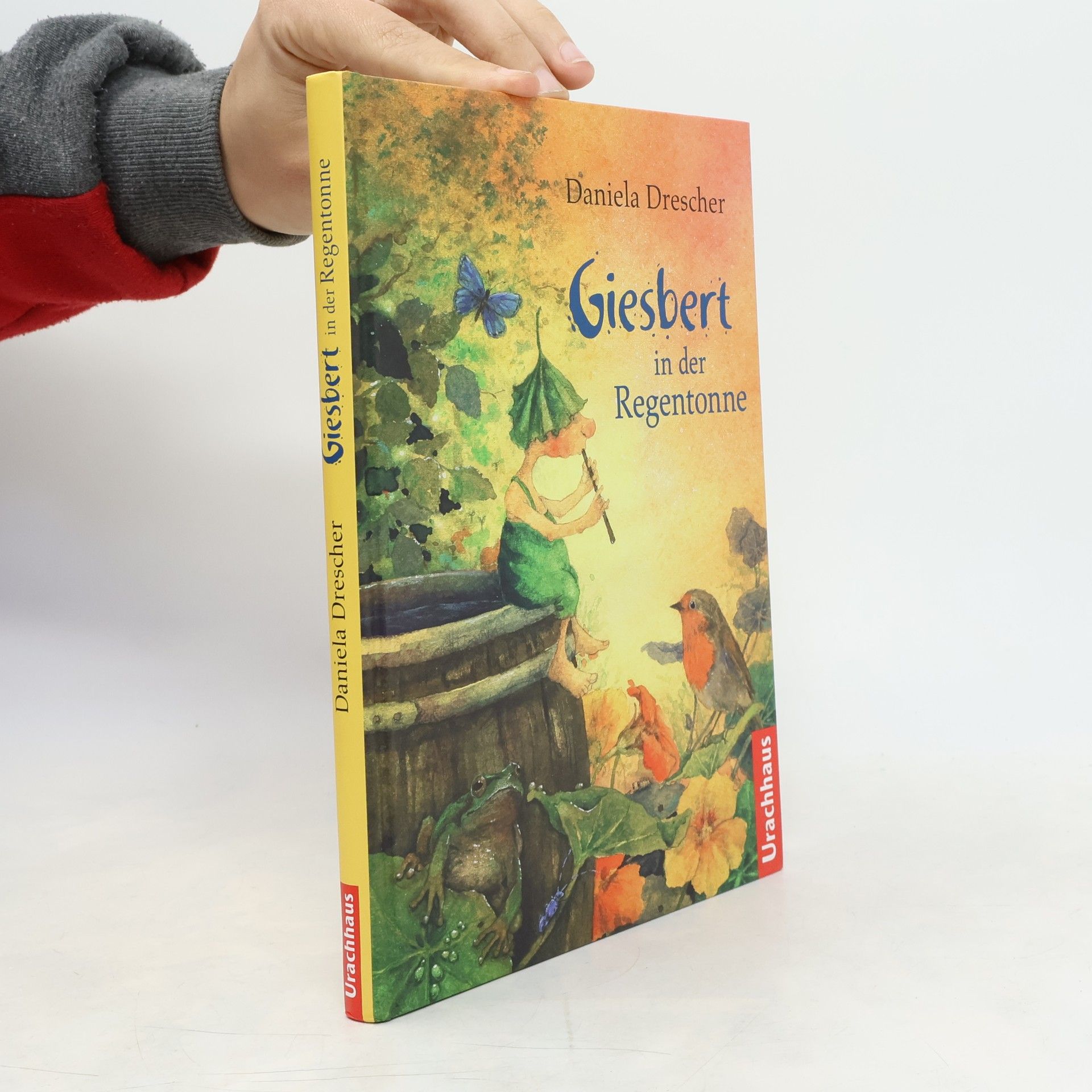 Daniela Drescher Giesbert in der Regentonne
