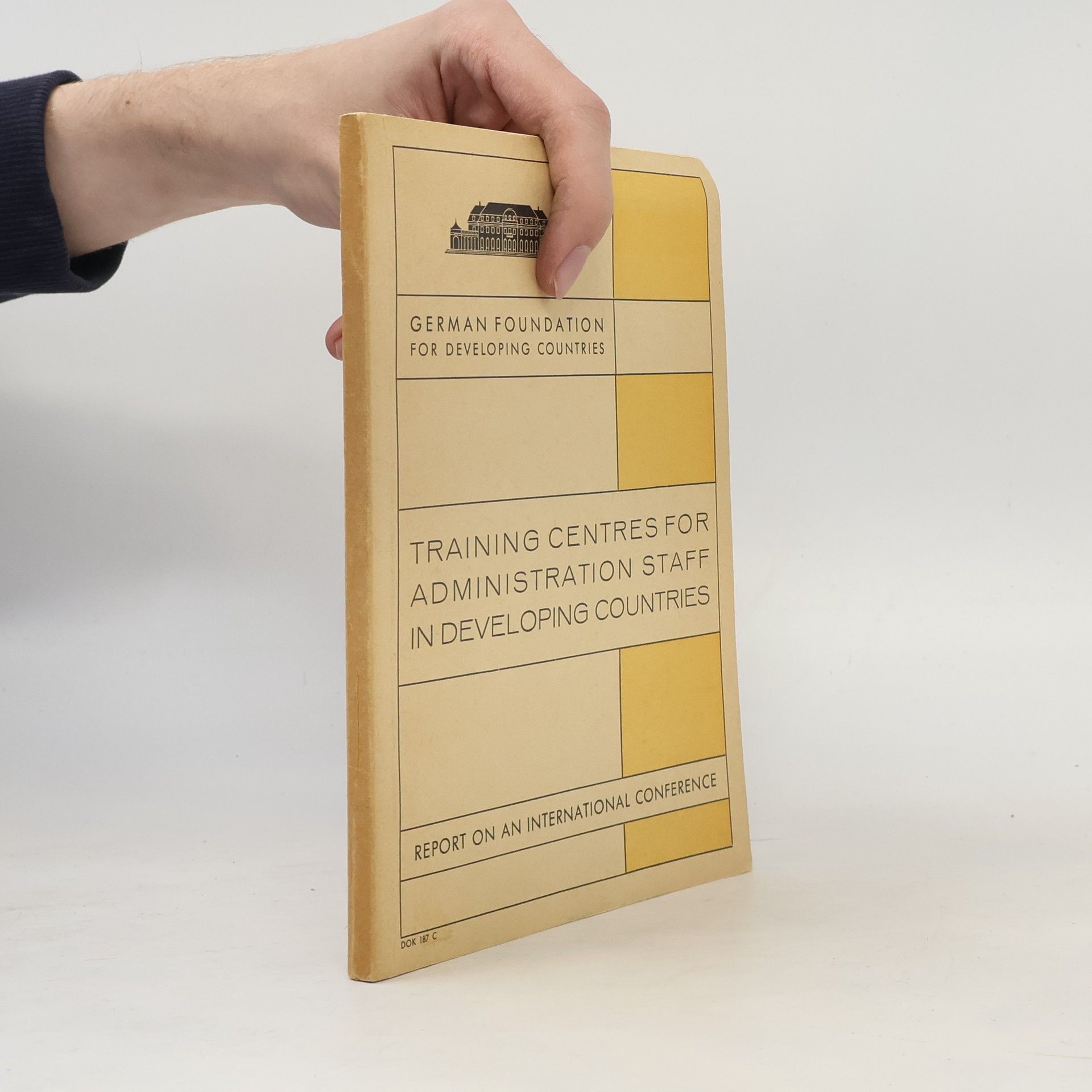 Collectif d'auteurs Training Centres for Administration Staff