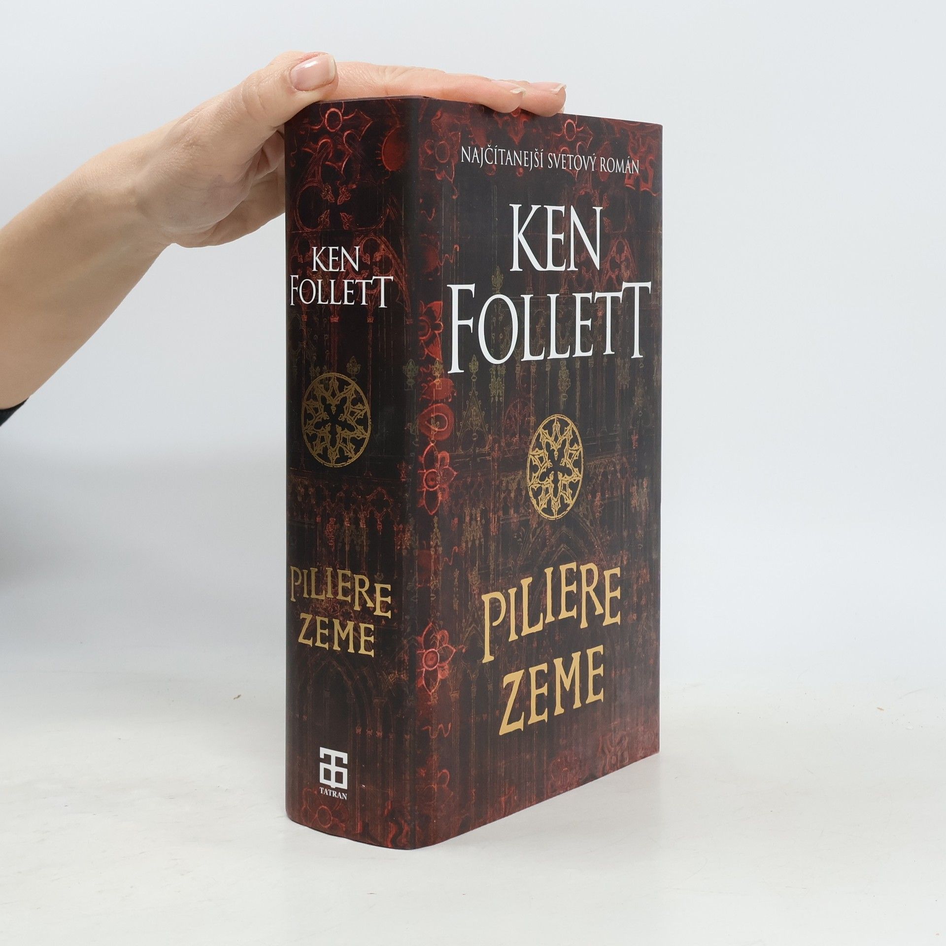 Ken Follett Piliere zeme