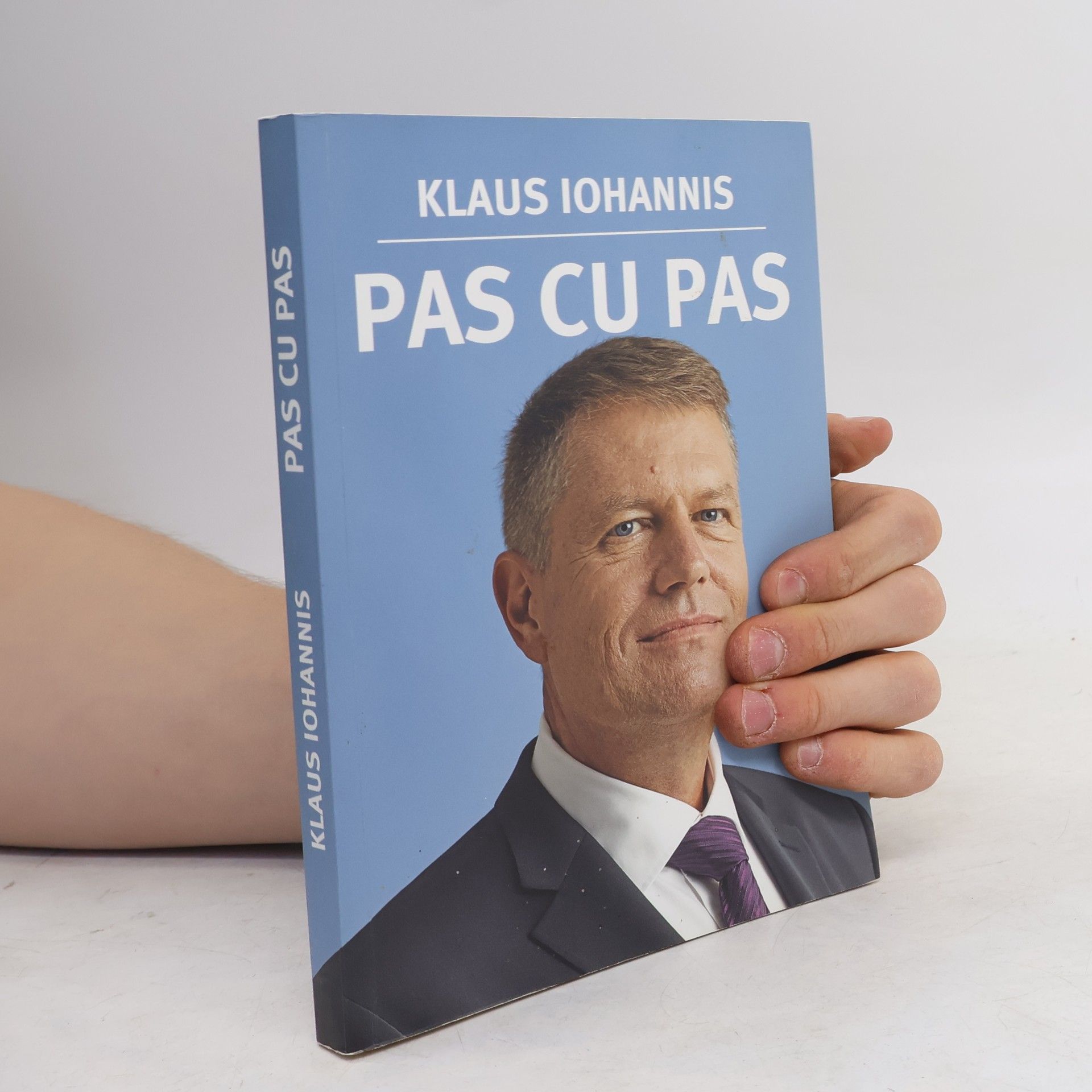 Klaus Iohannis Pas cu pas