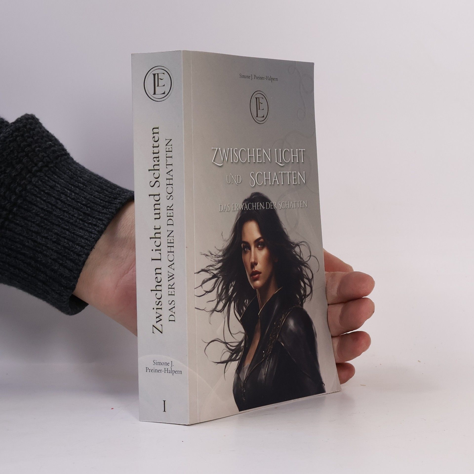 Simone J. Preiner-Halpern Zwischen Licht und Schatten