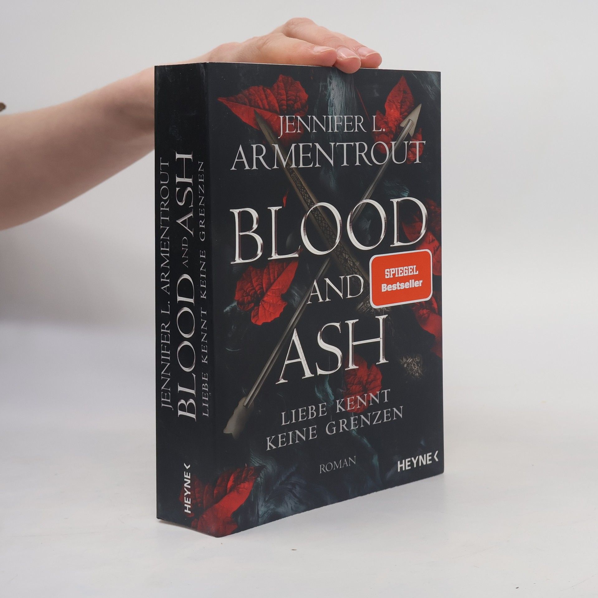 Jennifer L. Armentrout Blood and Ash