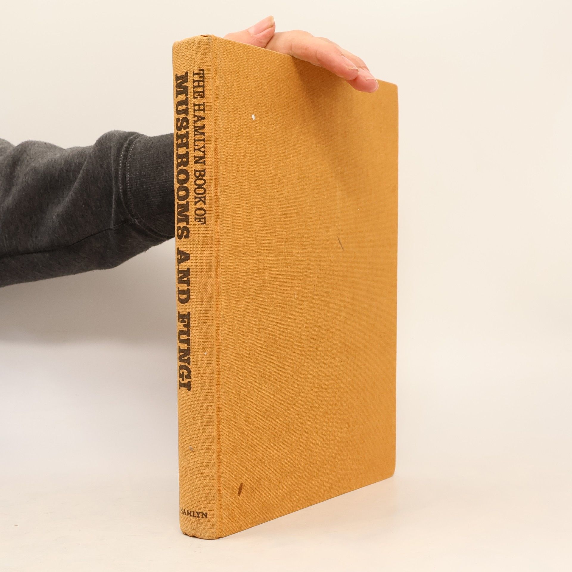 The Hamlyn Book of Mushrooms and Fungi