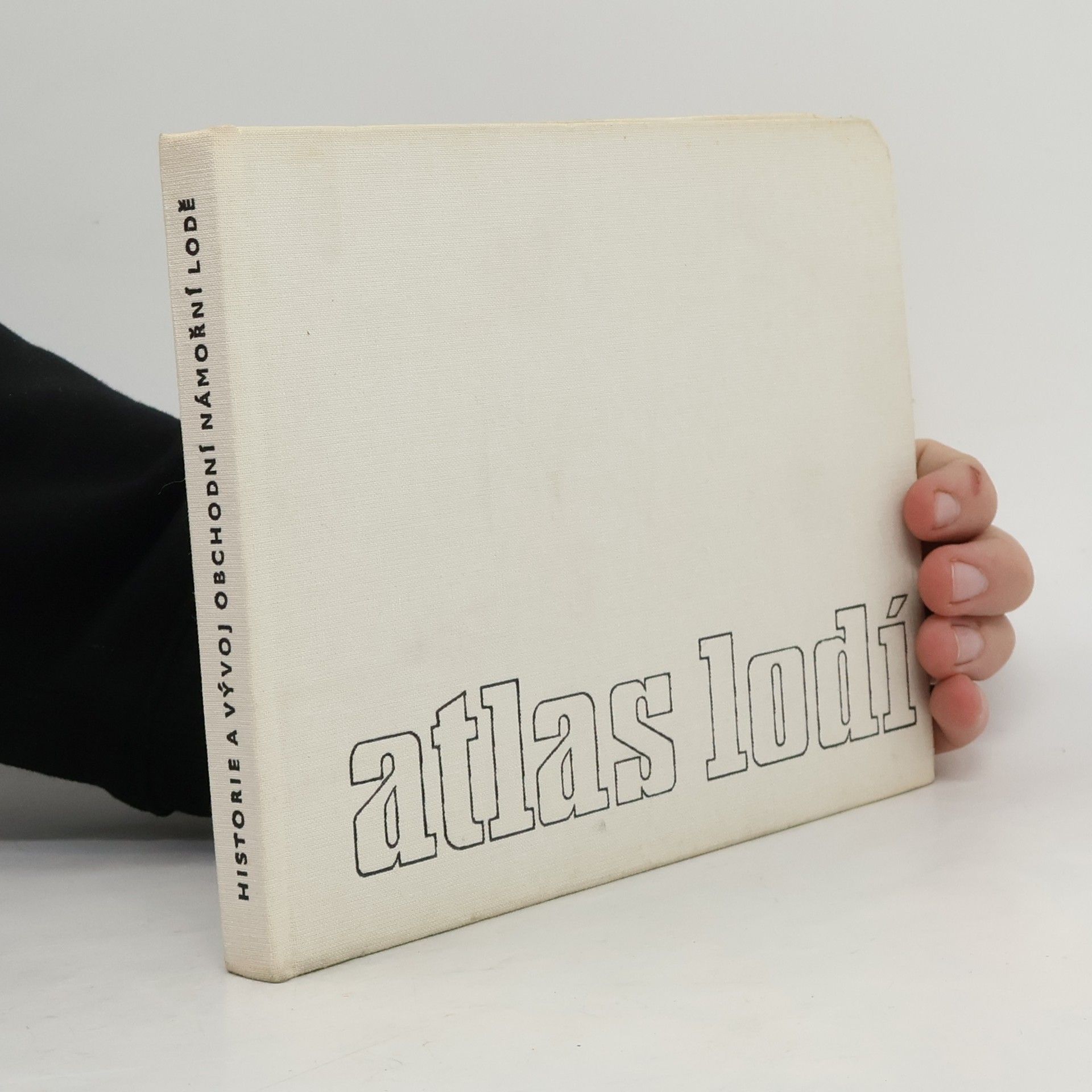 Evžen Škňouřil Historie a vývoj obchodní námořní lodě