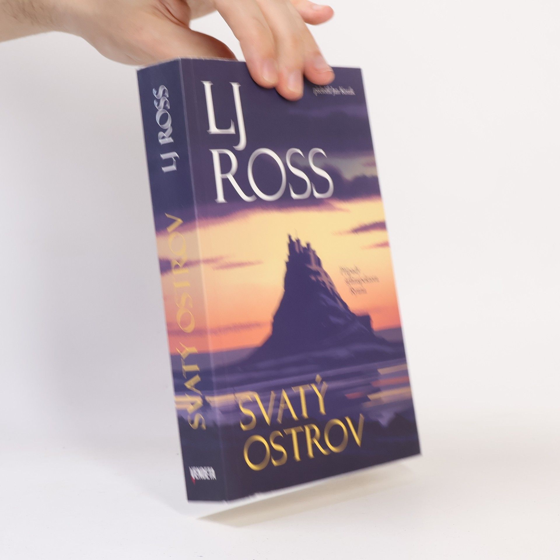L. J. Ross Svatý ostrov